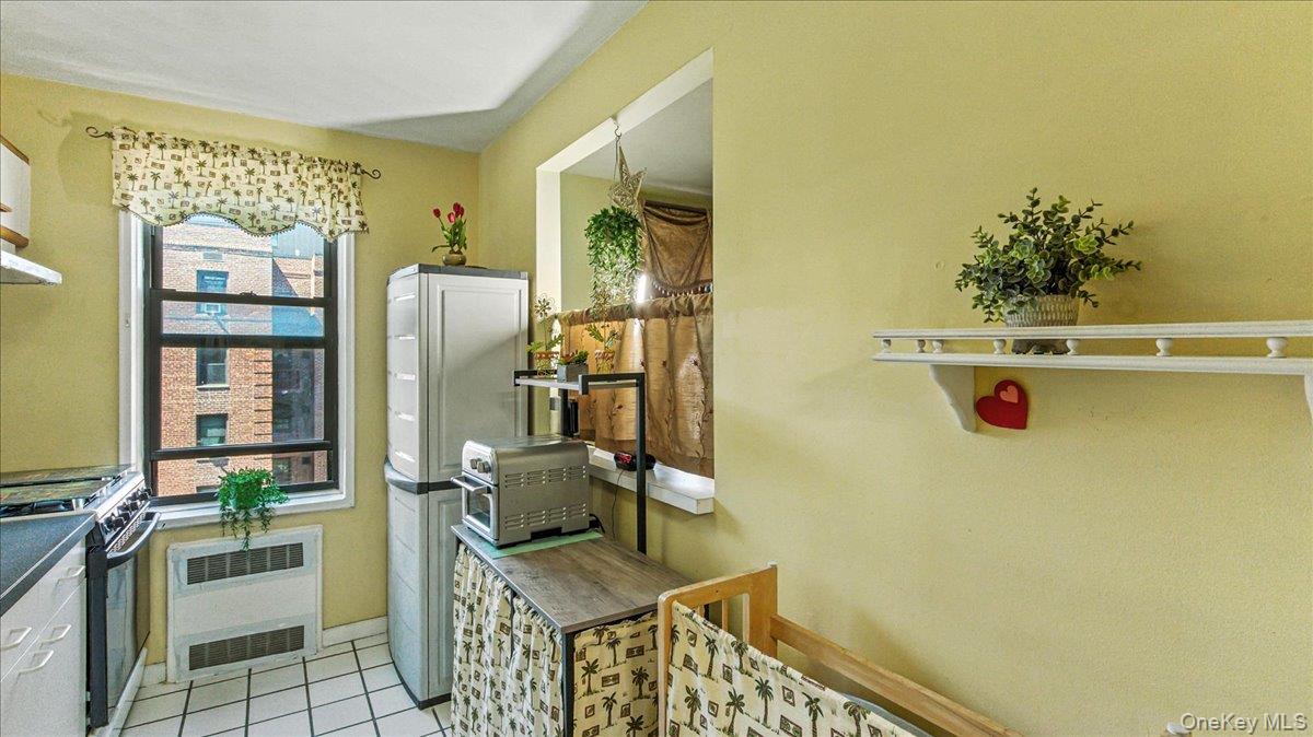 #10 photo, 88-10 34Th Avenue, クイーンズ区 Jackson Heights , NY 11372