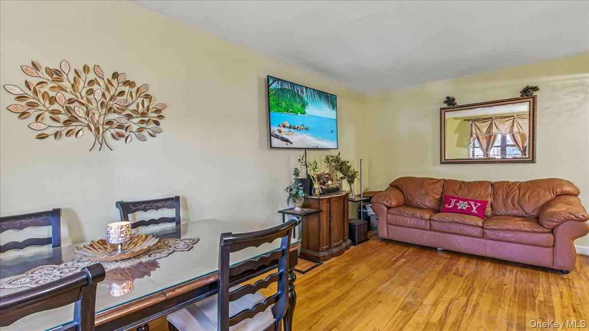 #6 photo, 88-10 34Th Avenue, クイーンズ区 Jackson Heights , NY 11372