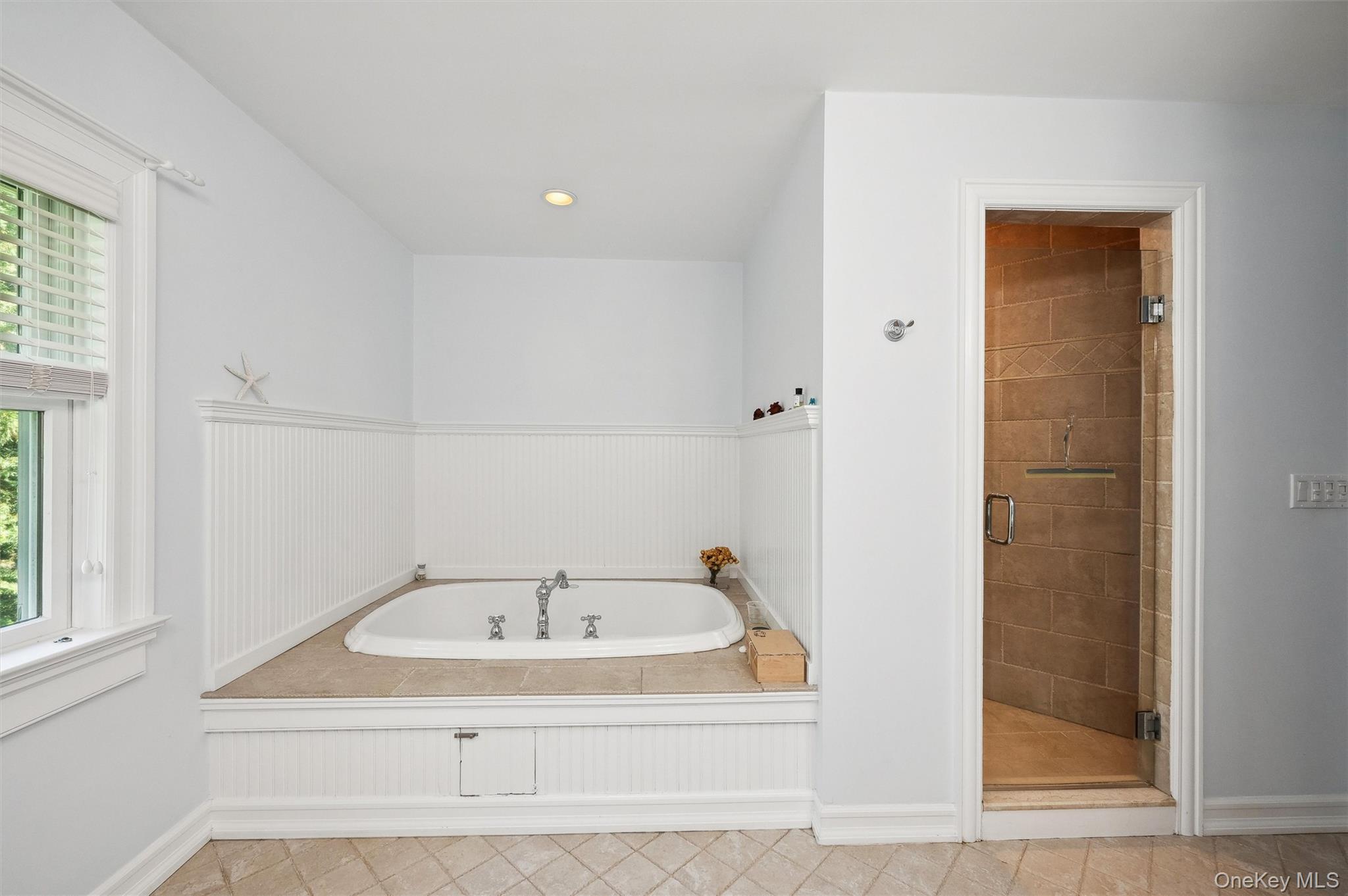 #13 photo, 409 Old Canoe Place Road, サフォーク郡 Southampton , NY 11968