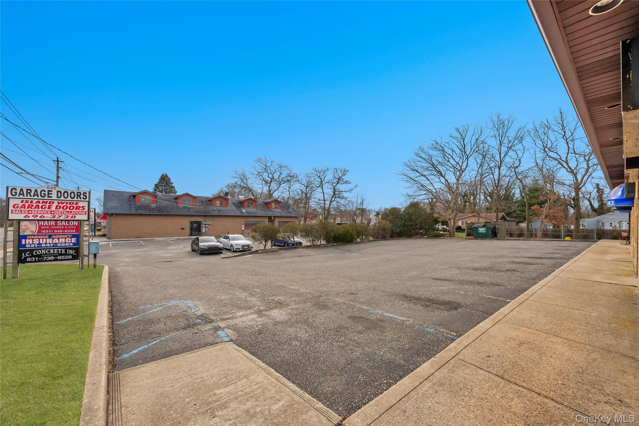 #3 photo, 648 Horseblock Road, サフォーク郡 Farmingville , NY 11738