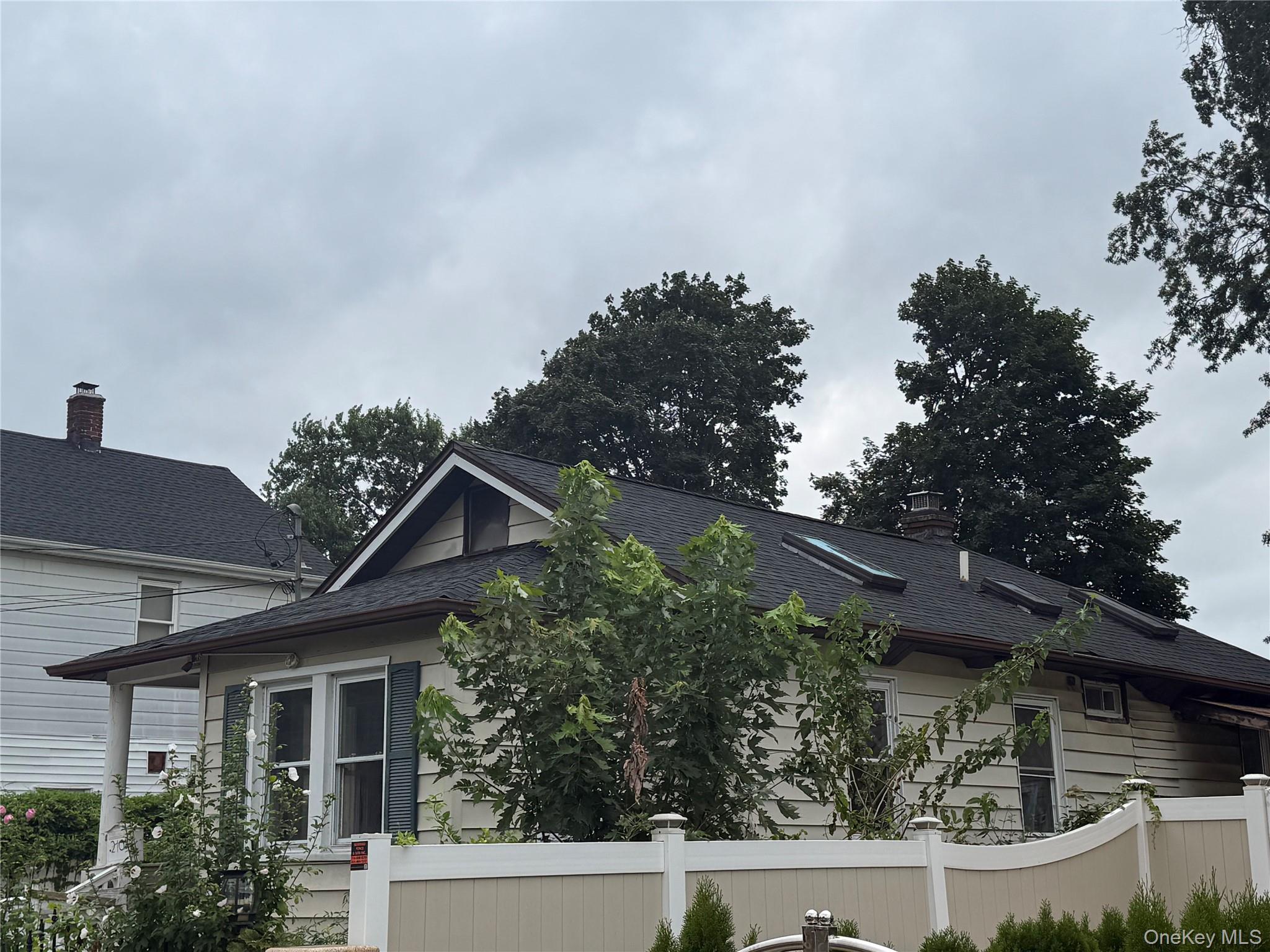 #2 photo, 210 Dartmouth Street, ナッソー郡 Hempstead , NY 11550