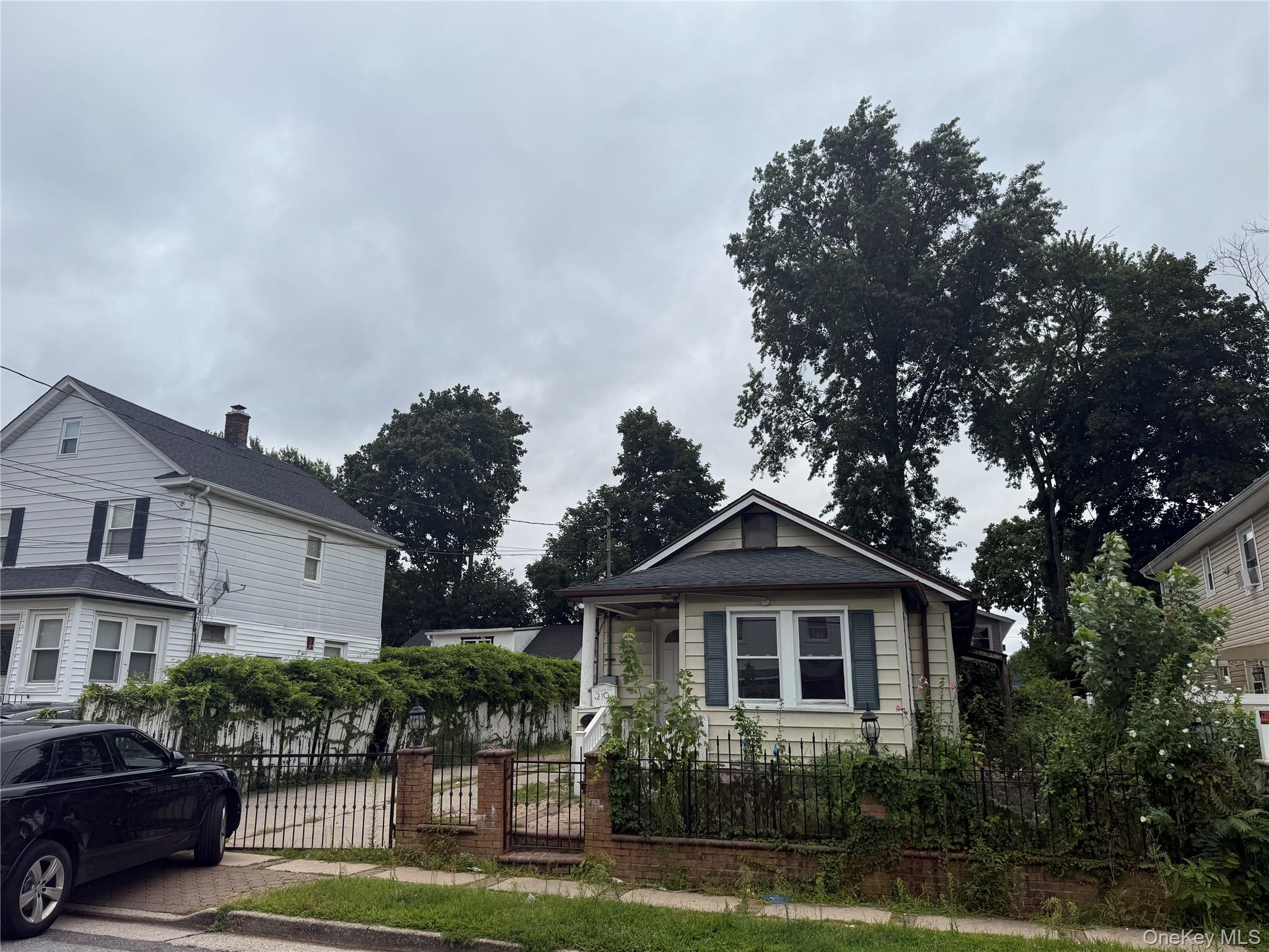 #3 photo, 210 Dartmouth Street, ナッソー郡 Hempstead , NY 11550