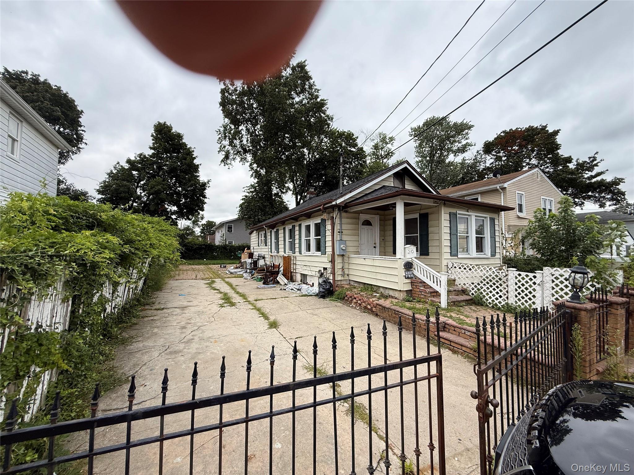 #4 photo, 210 Dartmouth Street, ナッソー郡 Hempstead , NY 11550