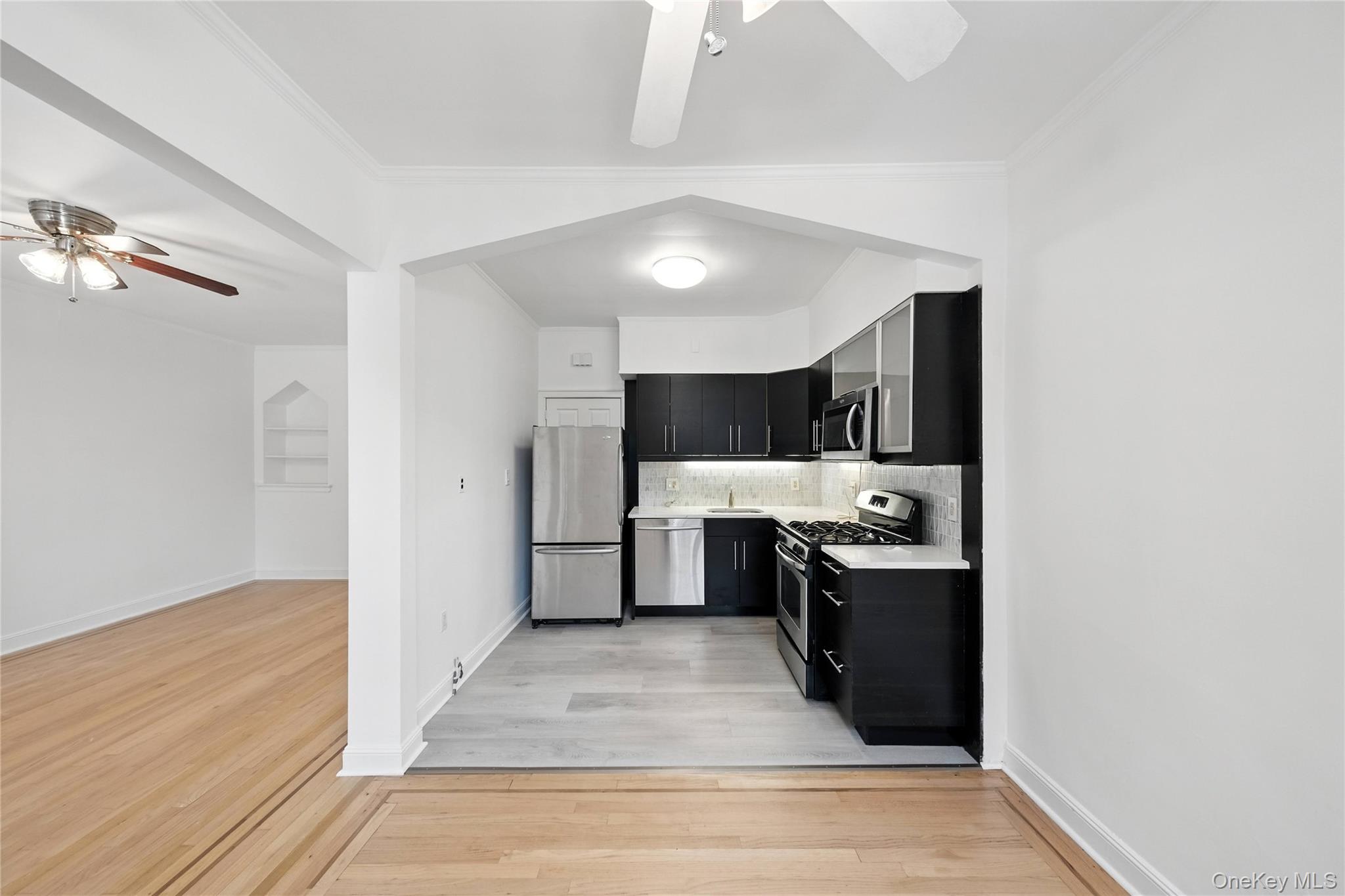 #15 photo, 5958 69th Place, 뉴욕퀸즈 Maspeth , NY 11378