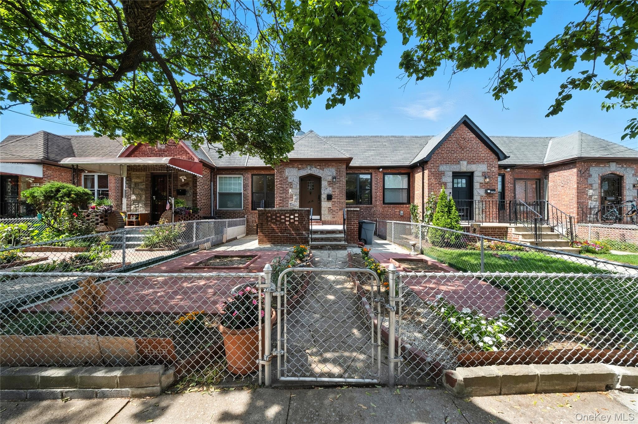 #2 photo, 5958 69th Place, 뉴욕퀸즈 Maspeth , NY 11378