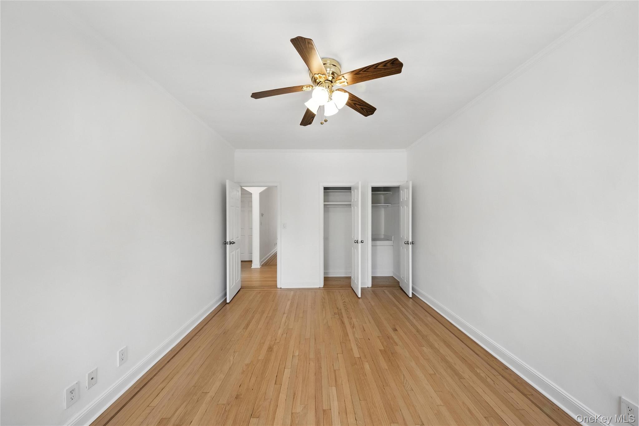 #7 photo, 5958 69th Place, 뉴욕퀸즈 Maspeth , NY 11378