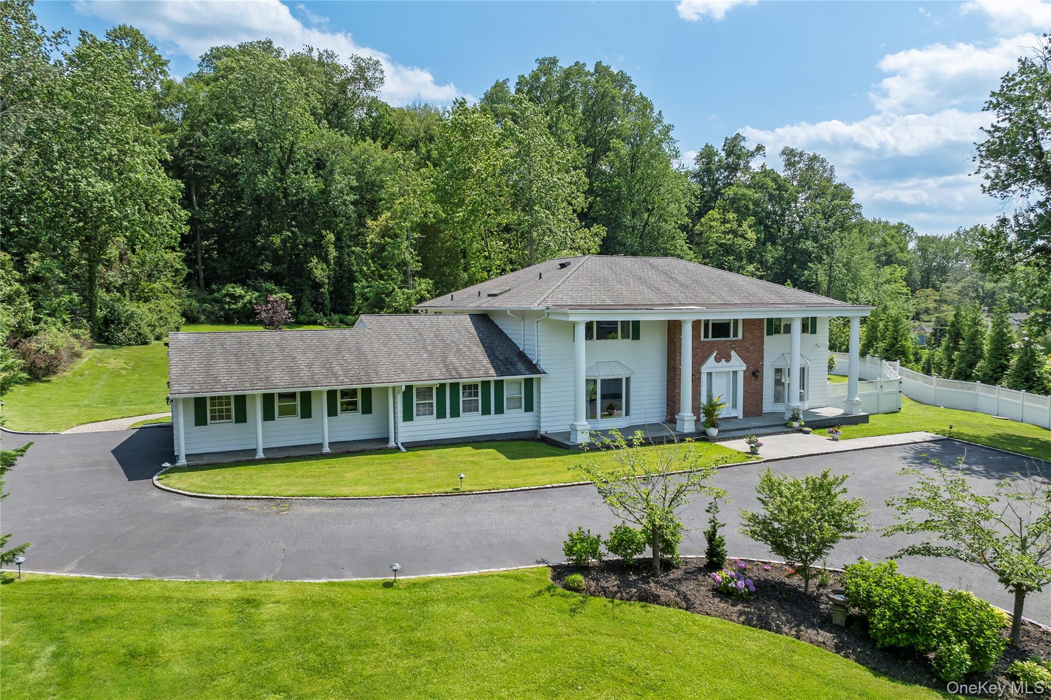 #2 photo, 25 Montrose Court, ナッソー郡 Roslyn Harbor , NY 11576