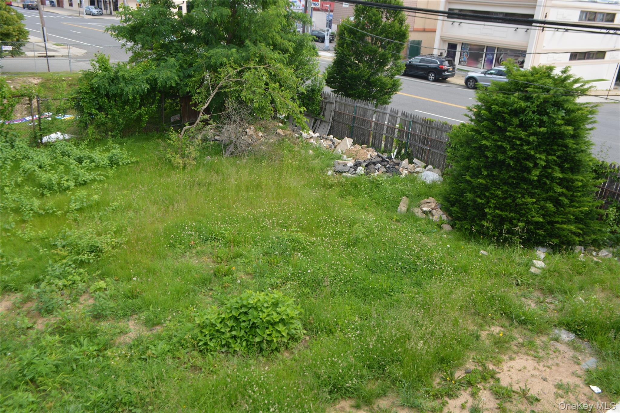 #8 photo, 837 Willis Avenue, Albertson , NY 11507