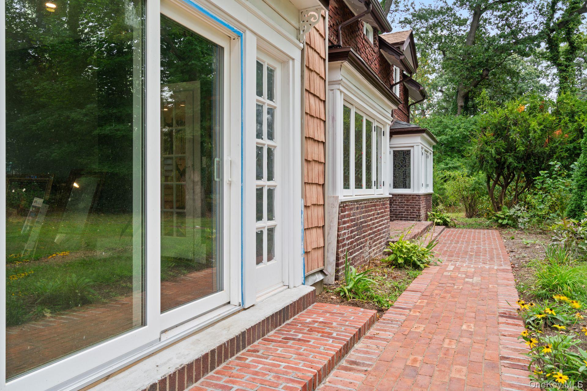 #3 photo, 30 Bryce Avenue, ナッソー郡 Glen Cove , NY 11542