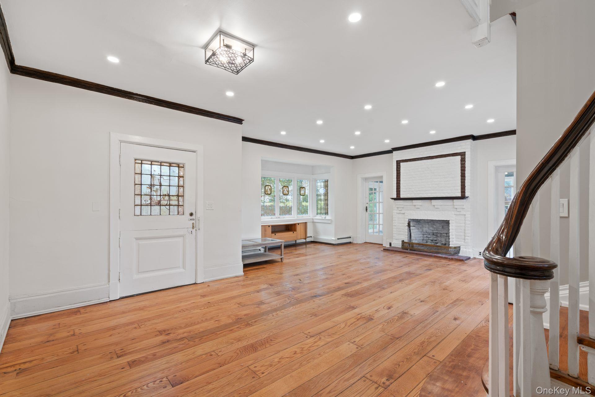 #5 photo, 30 Bryce Avenue, ナッソー郡 Glen Cove , NY 11542