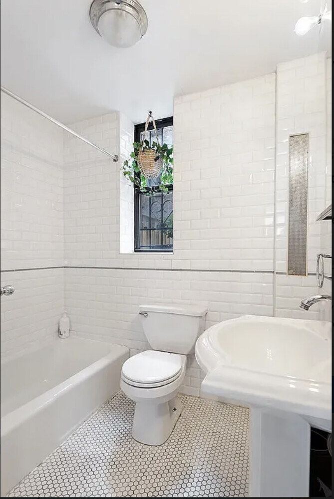 #13 photo, 149 AVE C, マンハッタン East Village , NY 10009