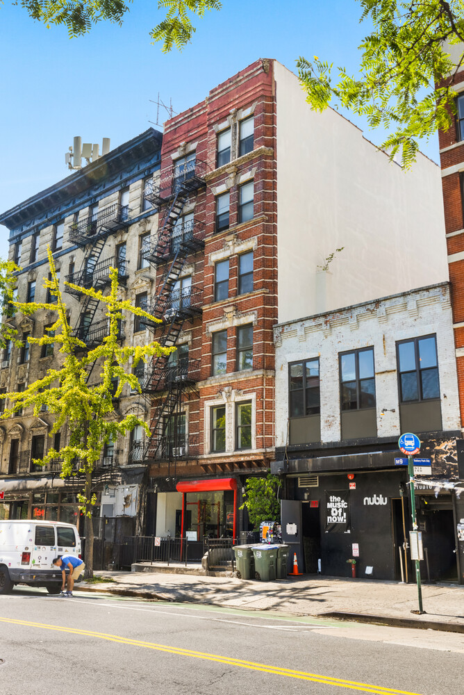 #16 photo, 149 AVE C, マンハッタン East Village , NY 10009