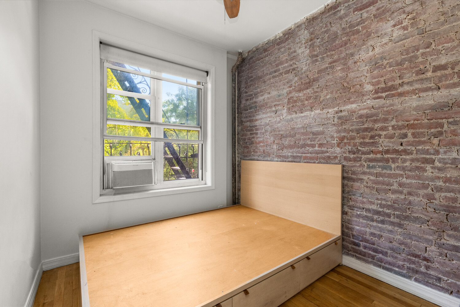 #7 photo, 149 AVE C, マンハッタン East Village , NY 10009