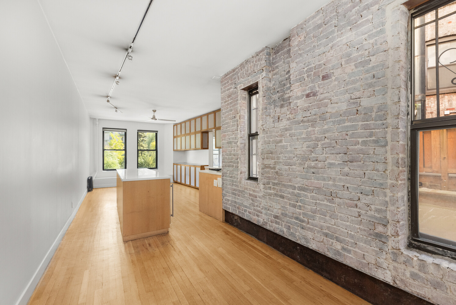 #9 photo, 149 AVE C, マンハッタン East Village , NY 10009