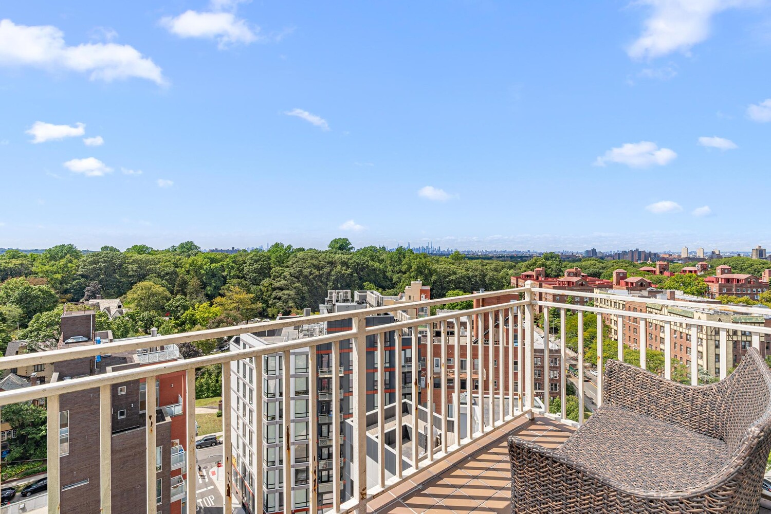 #10 photo, 116-24 GROSVENOR Lane, クイーンズ区 Kew Gardens , NY 11418