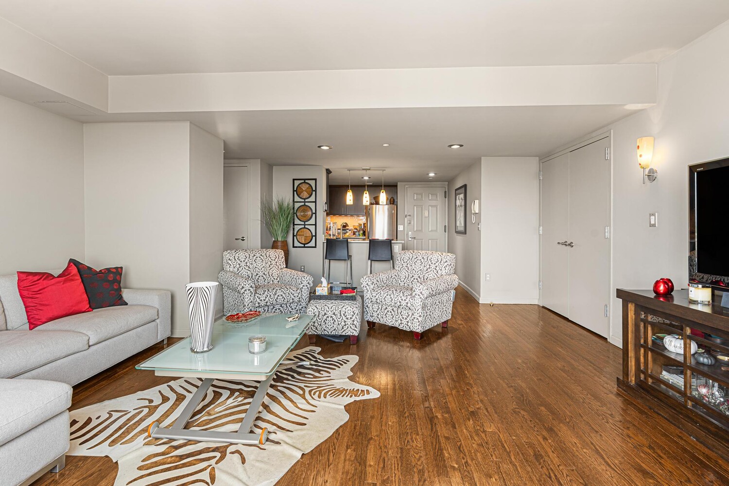 #4 photo, 116-24 GROSVENOR Lane, クイーンズ区 Kew Gardens , NY 11418