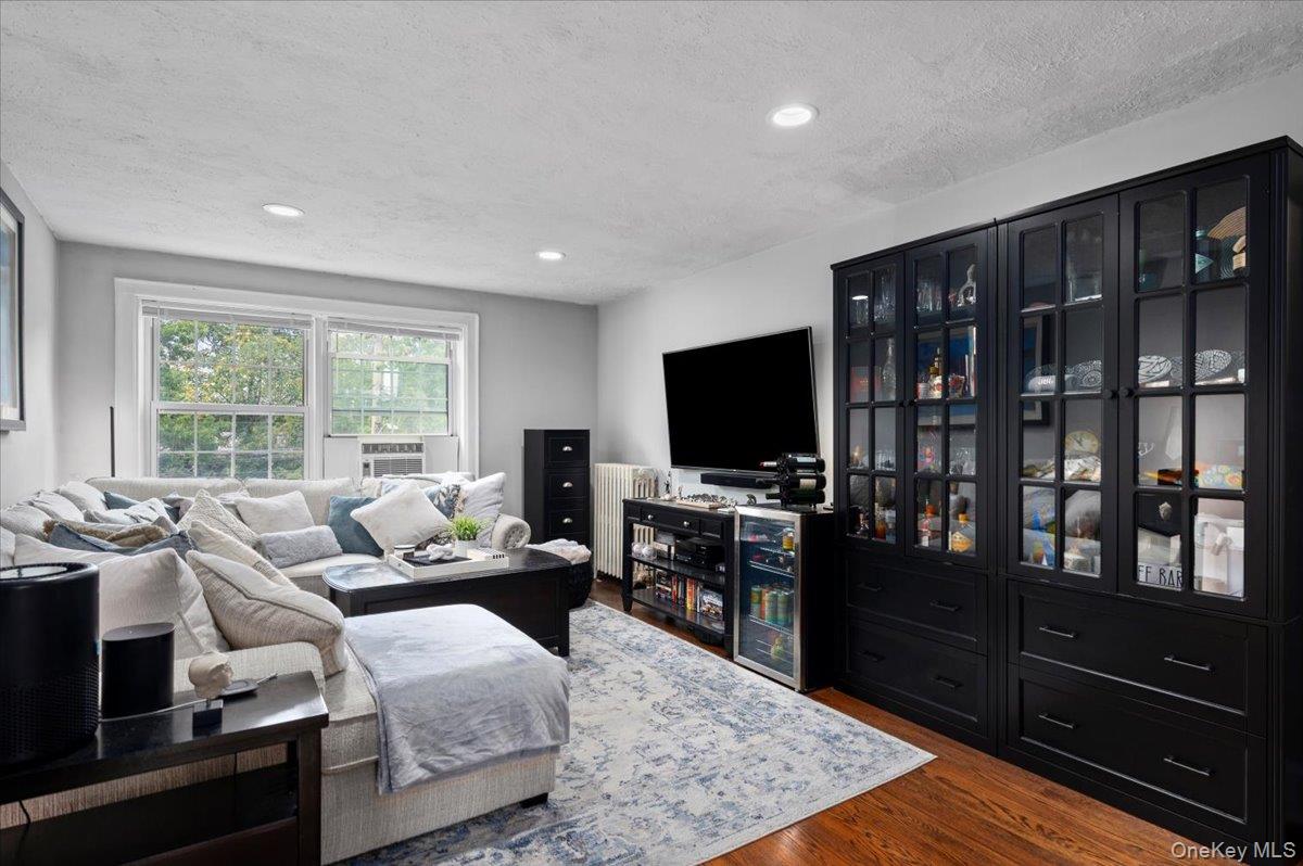 #3 photo, 512 Mamaroneck Avenue, White Plains , NY 10605