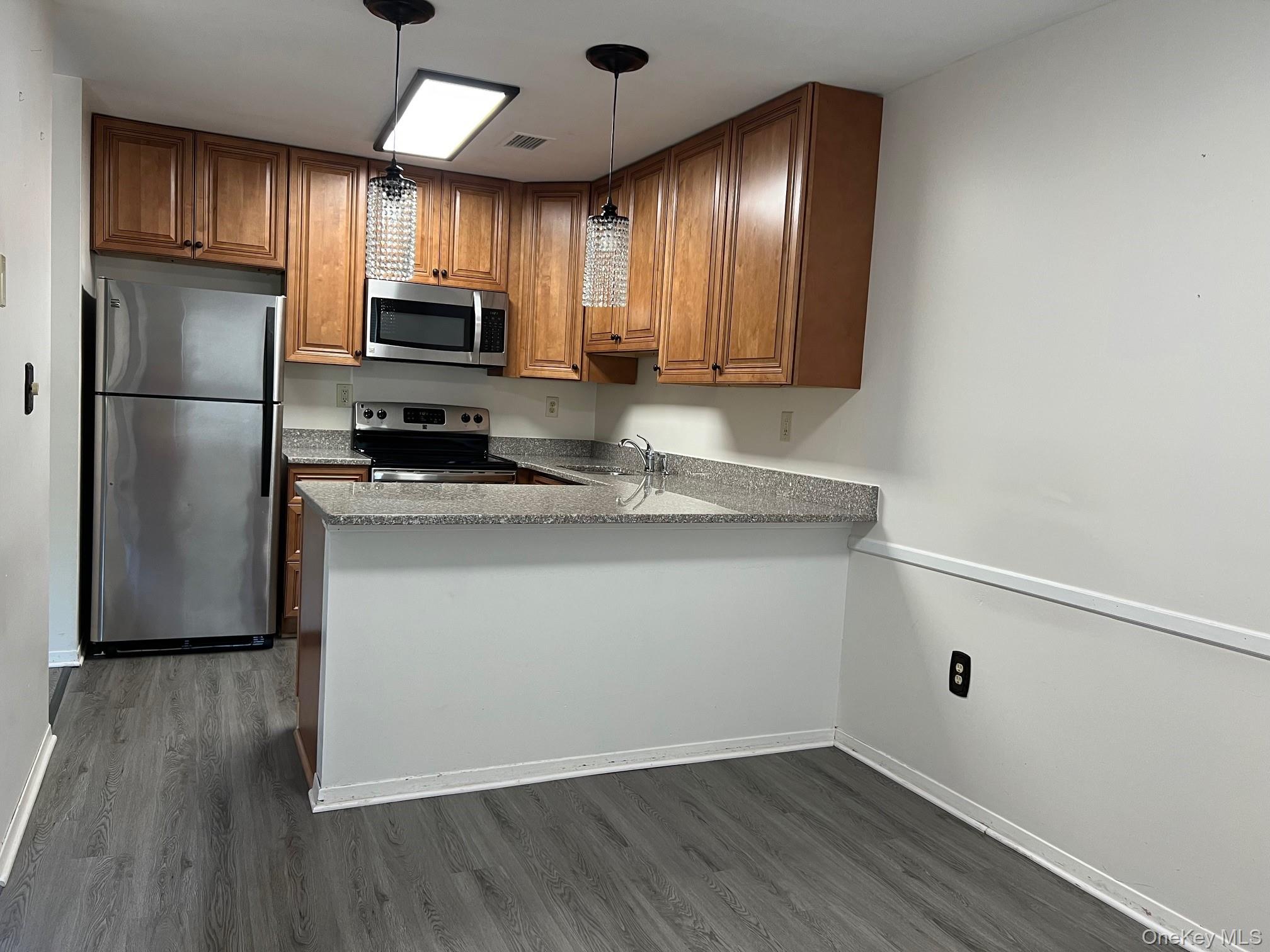 #2 photo, 1006 Holly Walk, Poughkeepsie , NY 12603