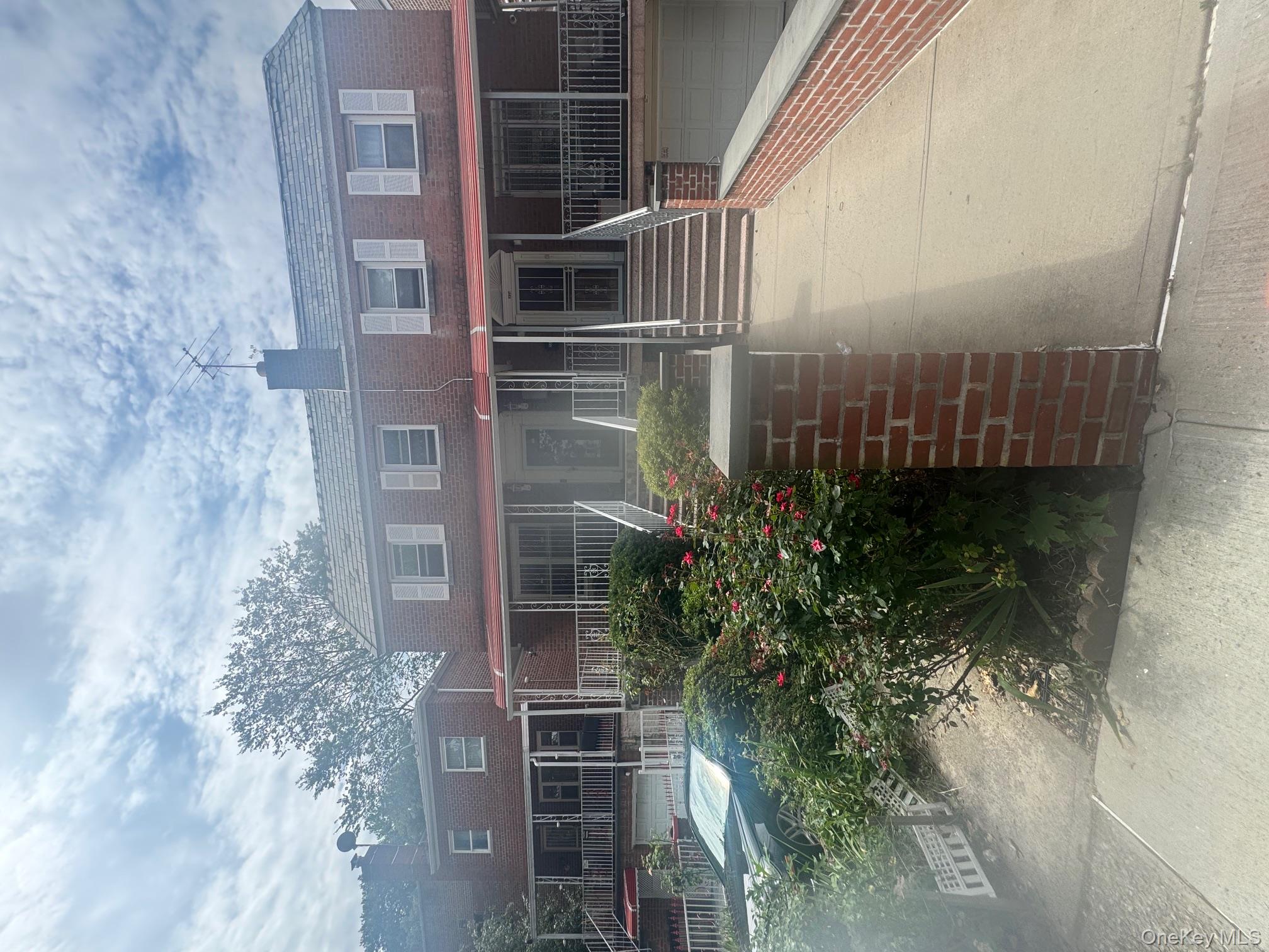 #1 photo, 2339 Barnes Avenue, ブロンクス区 Bronx , NY 10467