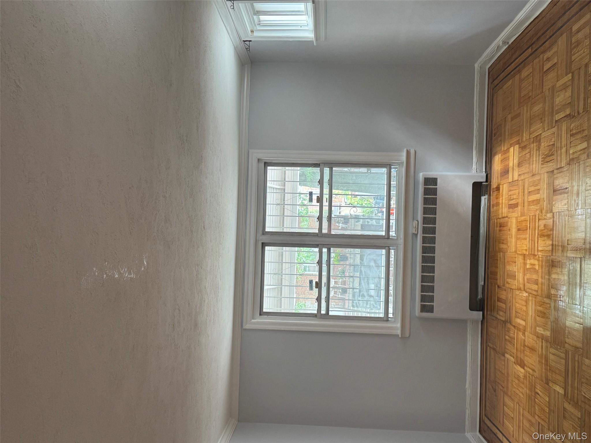 #12 photo, 2339 Barnes Avenue, ブロンクス区 Bronx , NY 10467