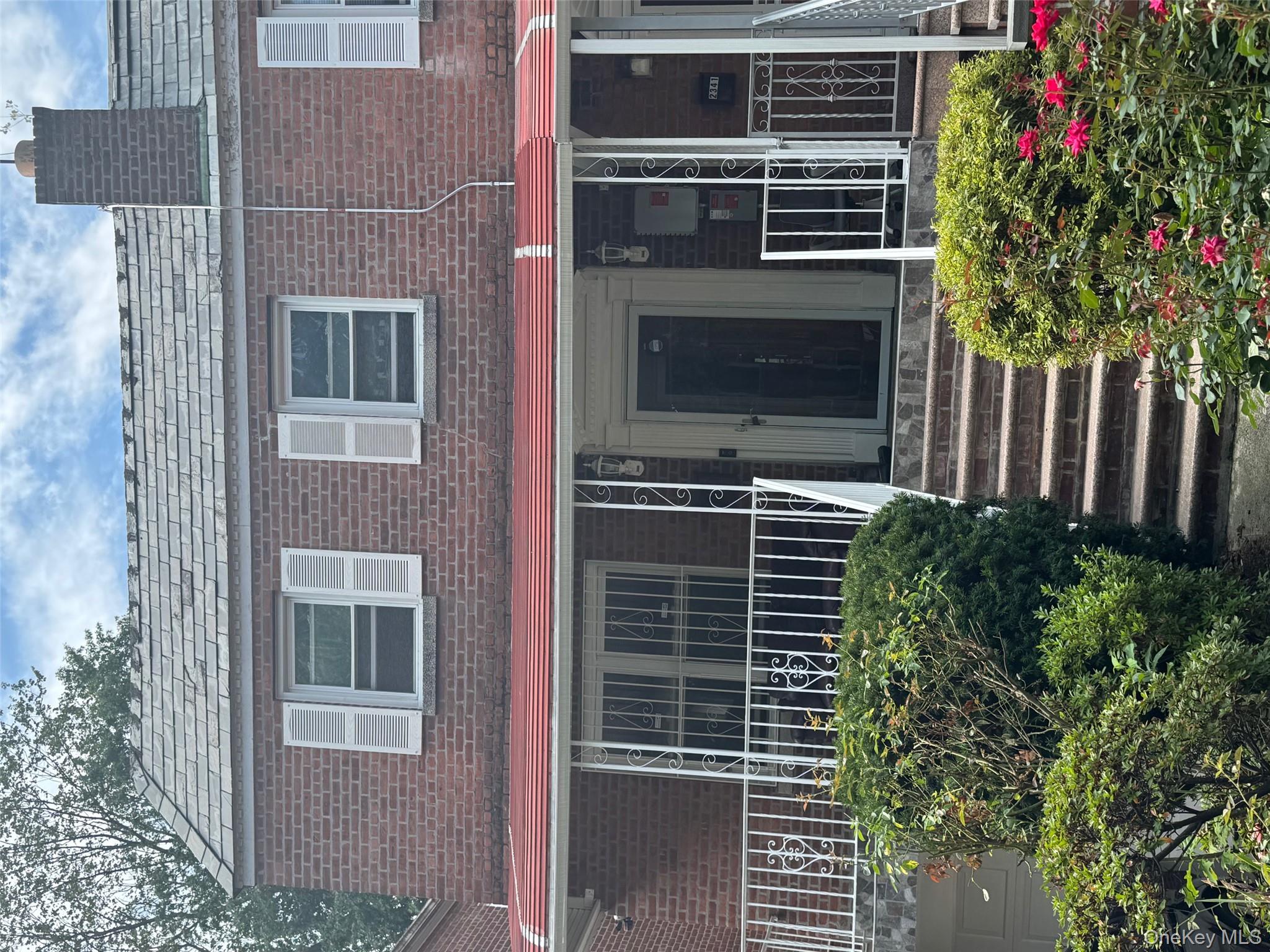 #2 photo, 2339 Barnes Avenue, ブロンクス区 Bronx , NY 10467