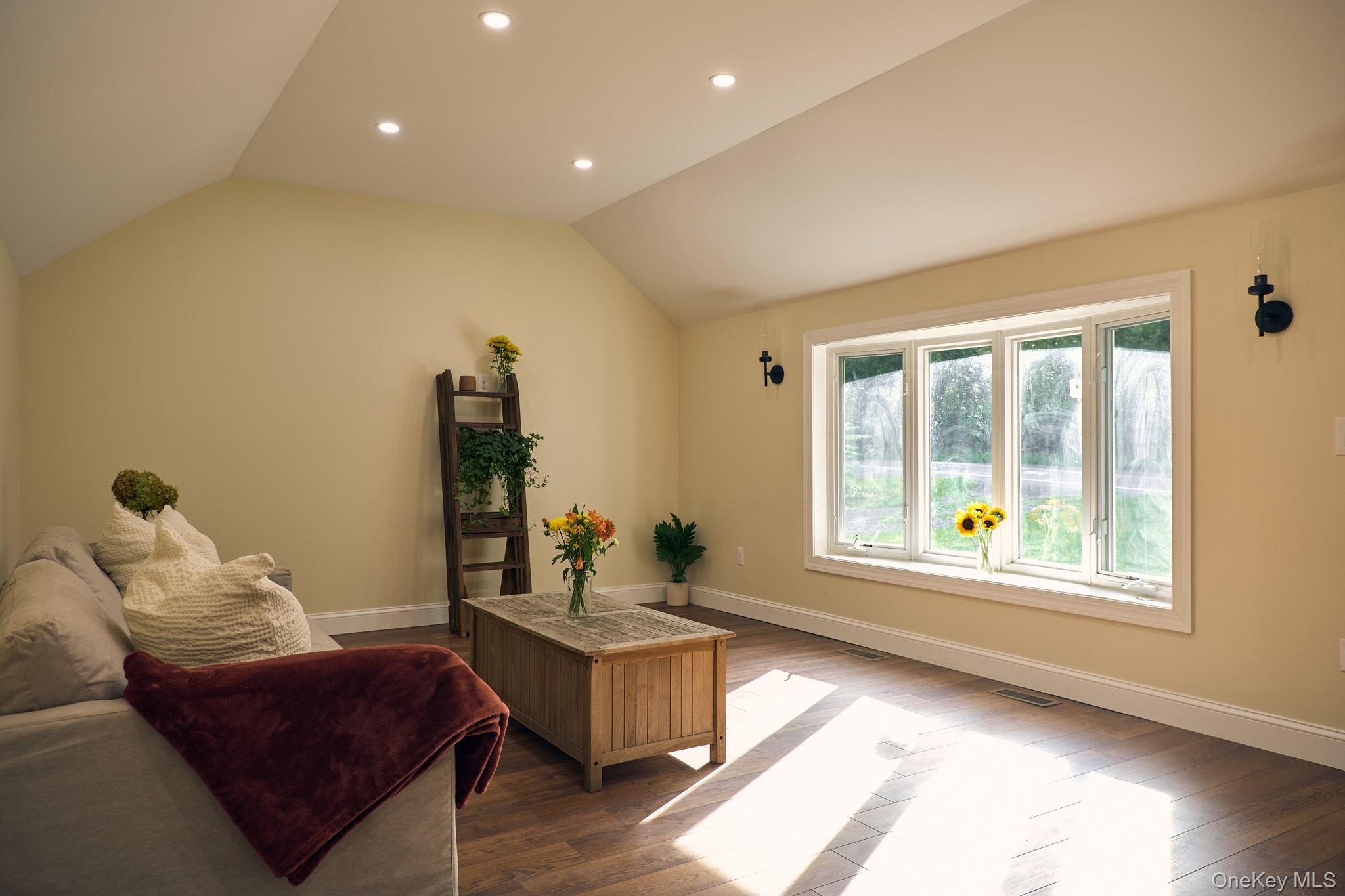 #5 photo, 536 River Road, Rhinebeck , NY 12572