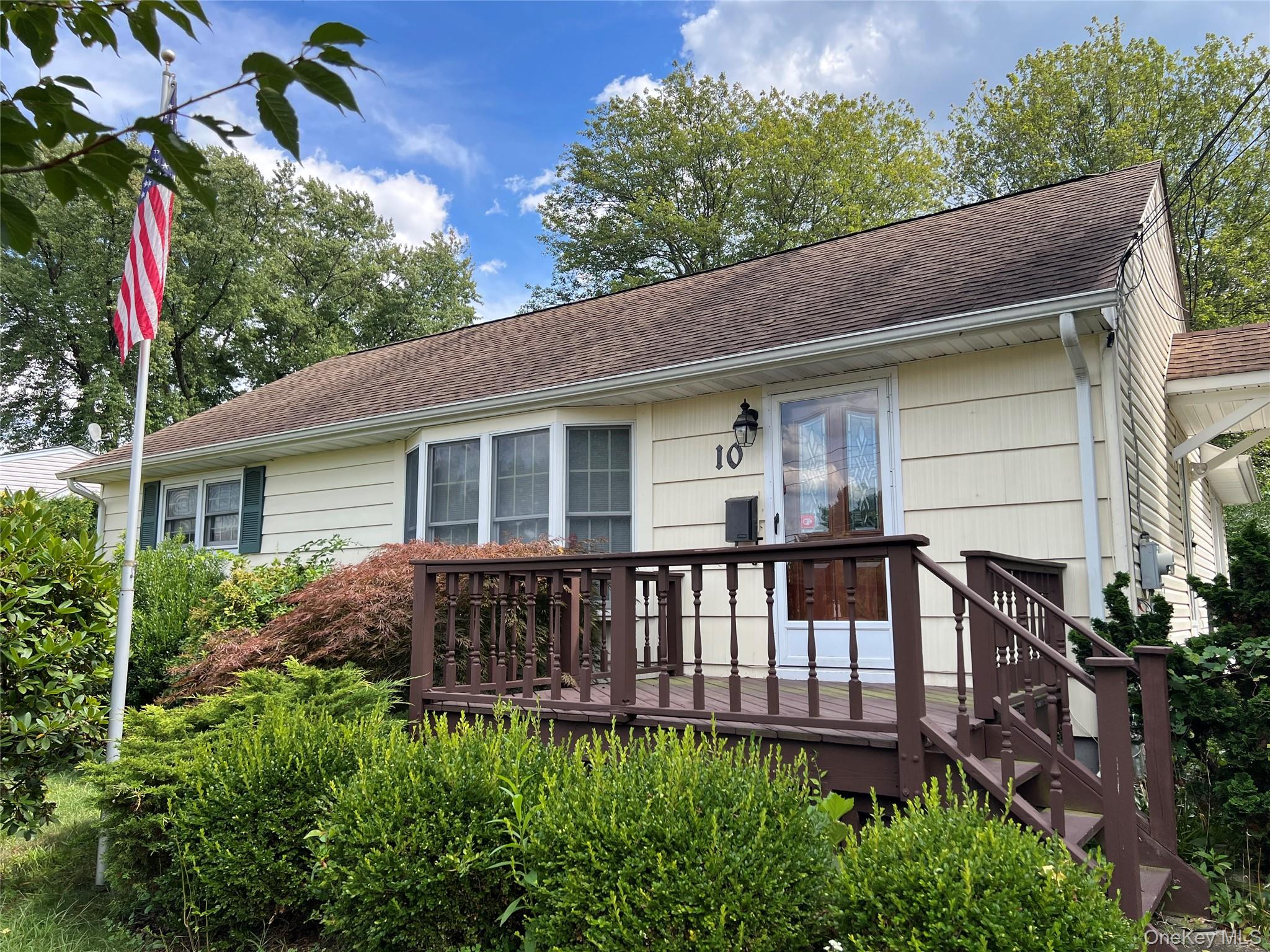 #1 photo, 10 Oak Street, 纽约州 Garnerville , NY 10923