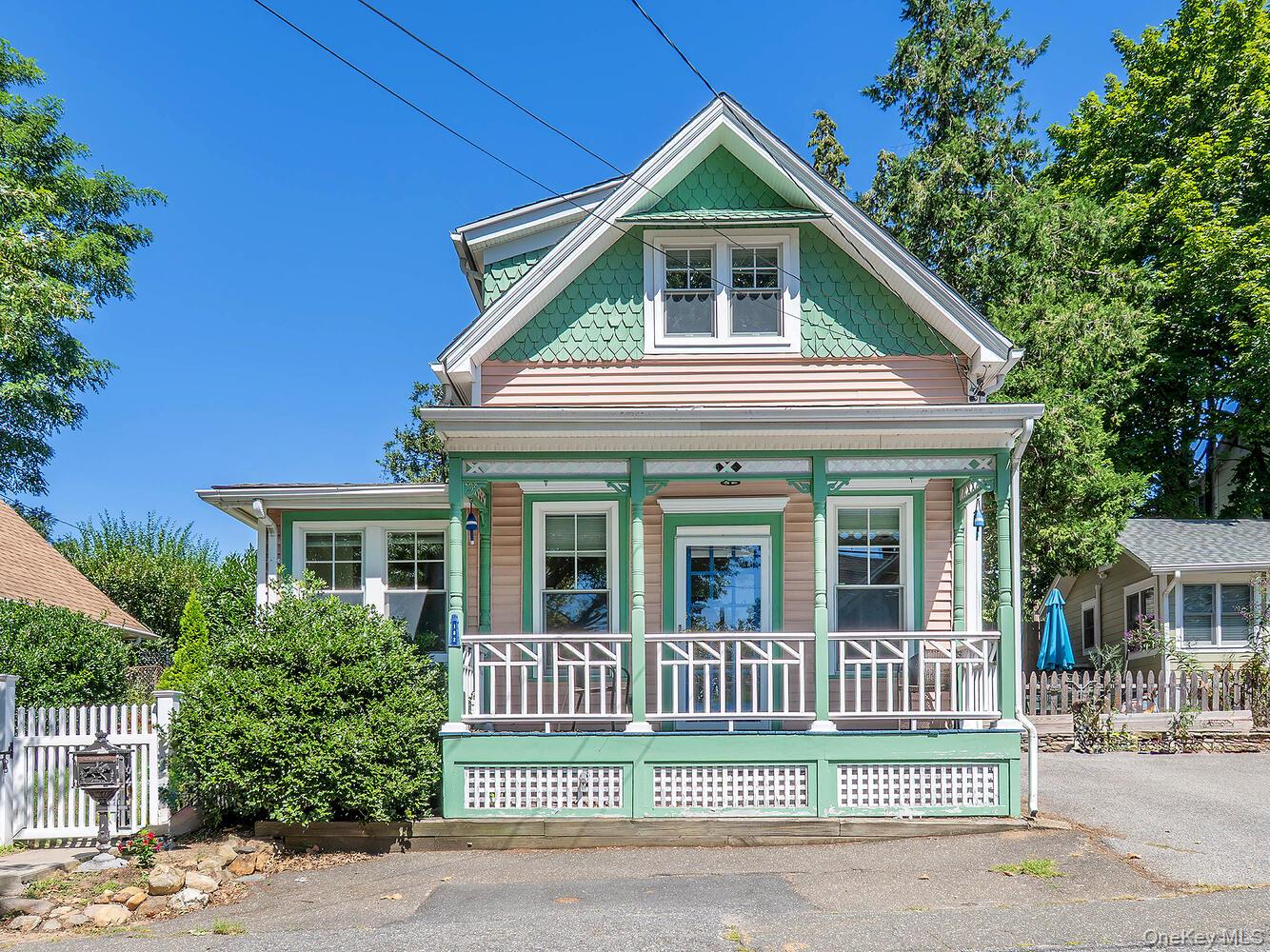 #1 photo, 182 14th Avenue, नासाउ काउंटी Sea Cliff , NY 11579