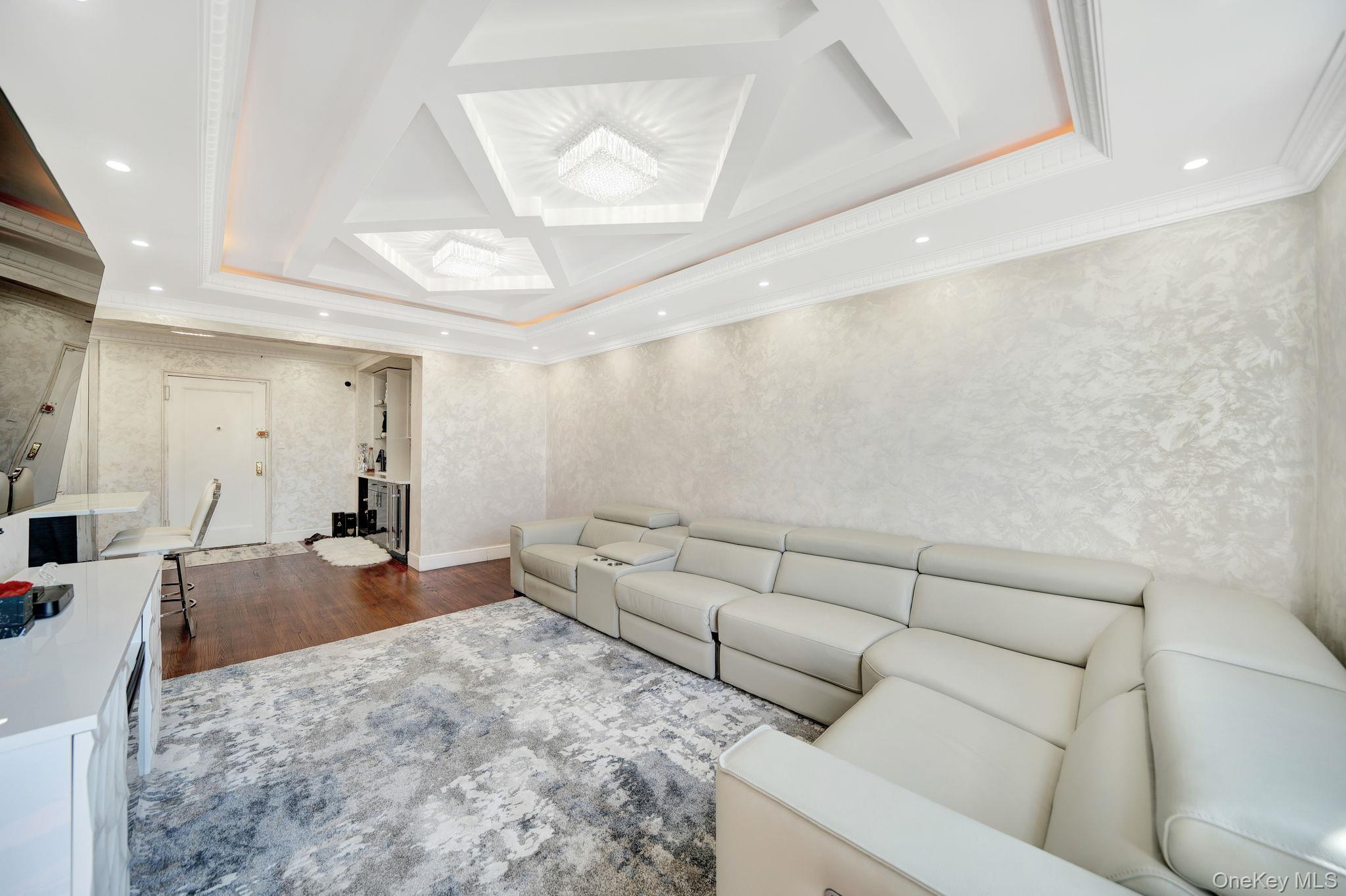 #12 photo, 139-21 85th Drive, クイーンズ区 Briarwood , NY 11435