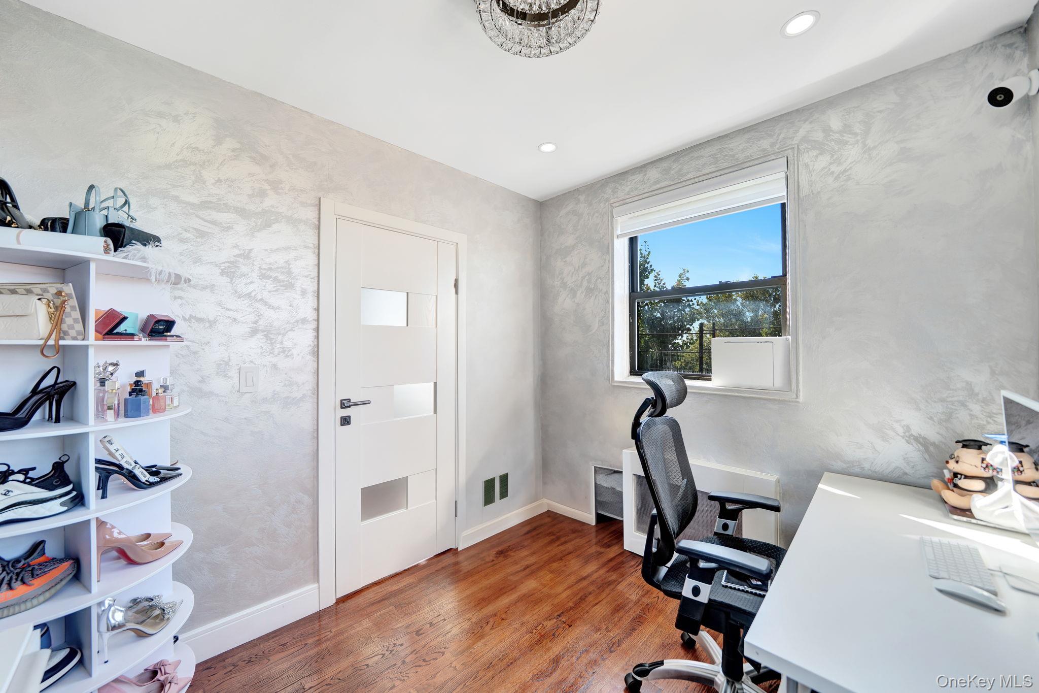 #18 photo, 139-21 85th Drive, クイーンズ区 Briarwood , NY 11435