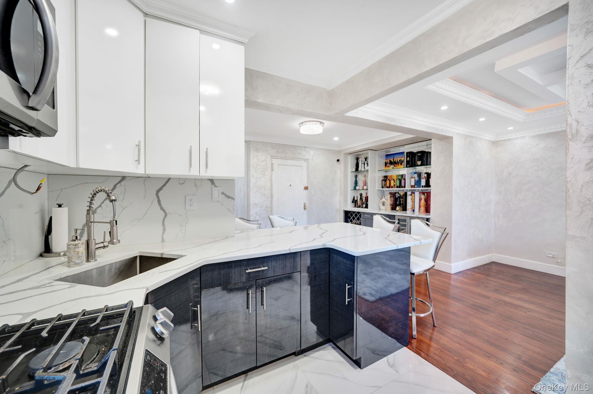 #6 photo, 139-21 85th Drive, クイーンズ区 Briarwood , NY 11435