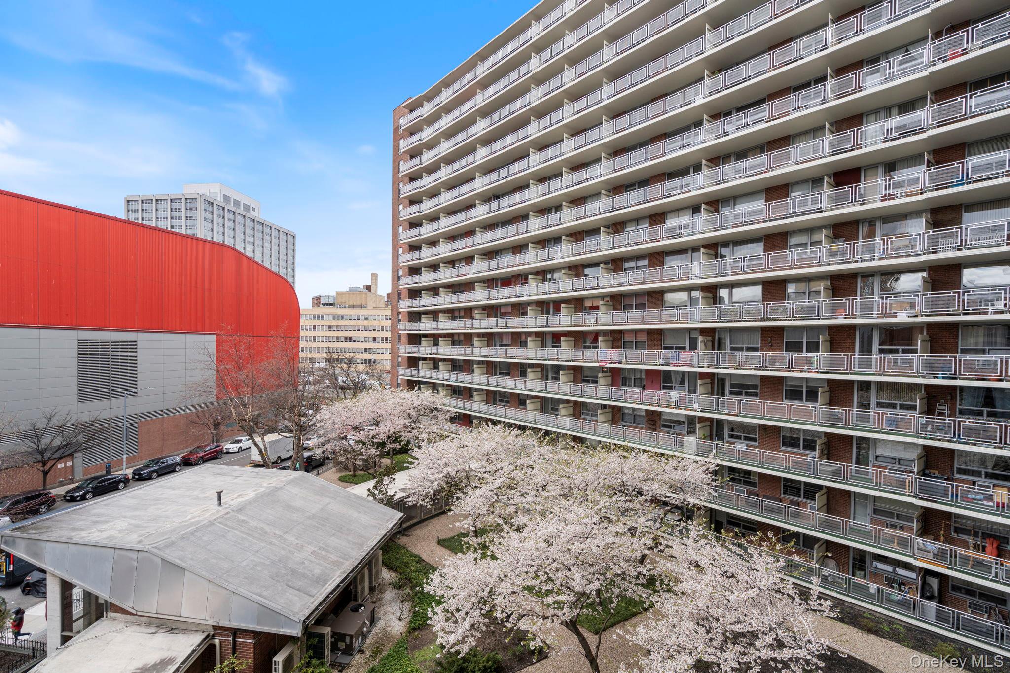 #10 photo, 61-15 97th Street, クイーンズ区 Rego Park , NY 11375