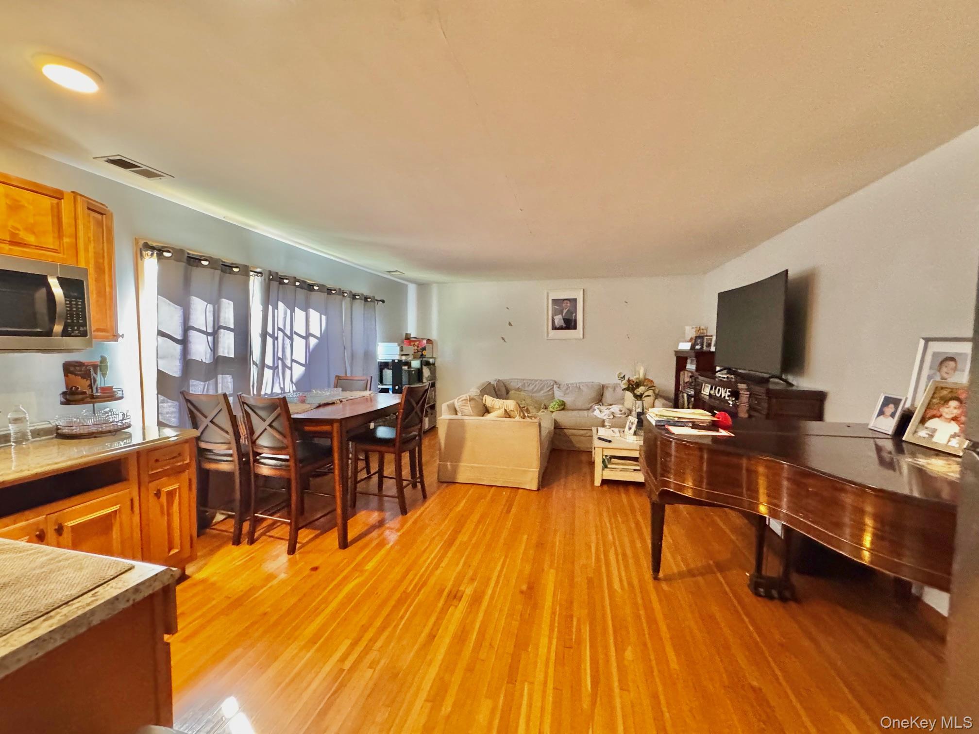 #16 photo, 329 Deer Park Road, サフォーク郡 Dix Hills , NY 11746