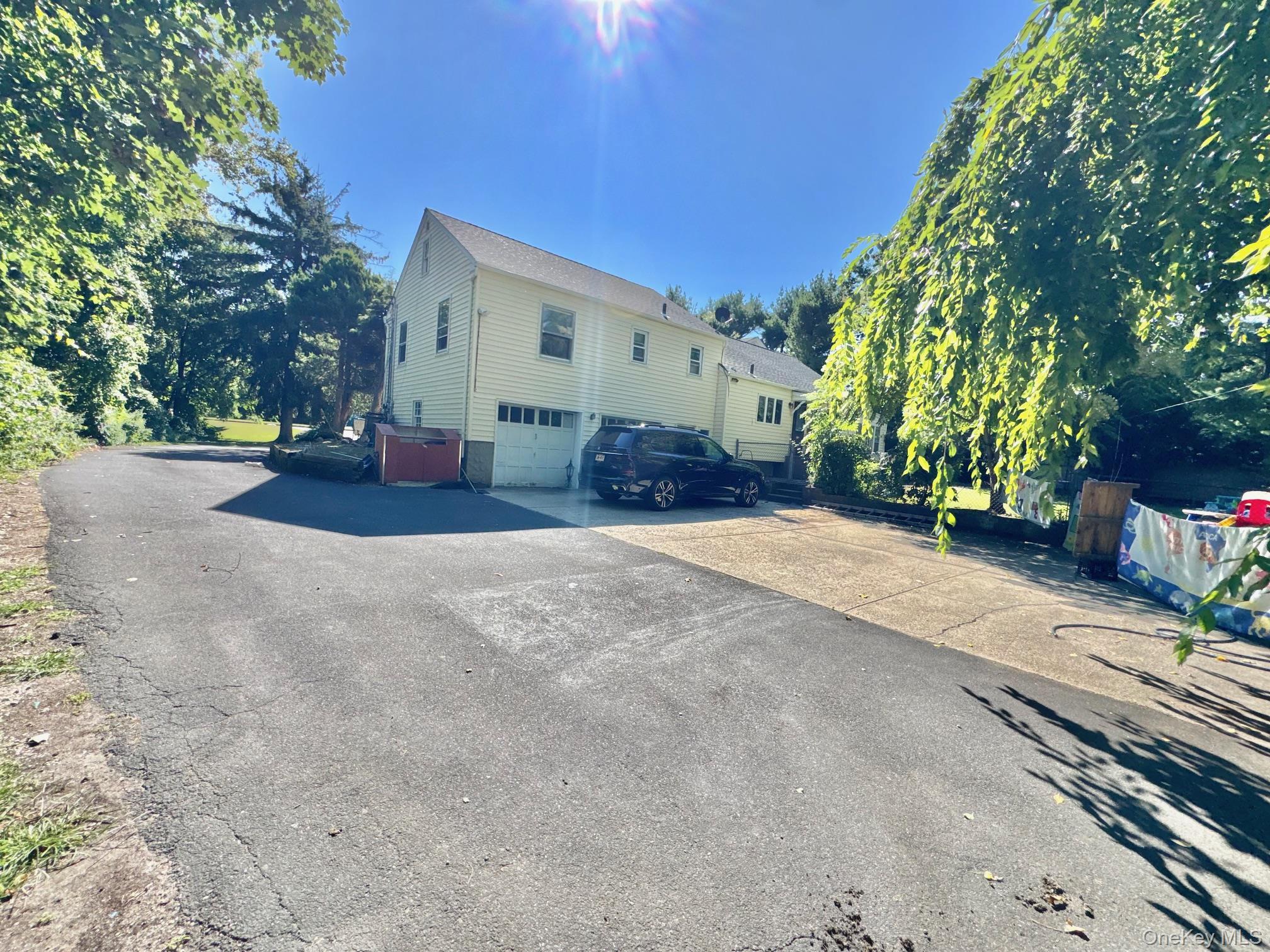 #2 photo, 329 Deer Park Road, サフォーク郡 Dix Hills , NY 11746