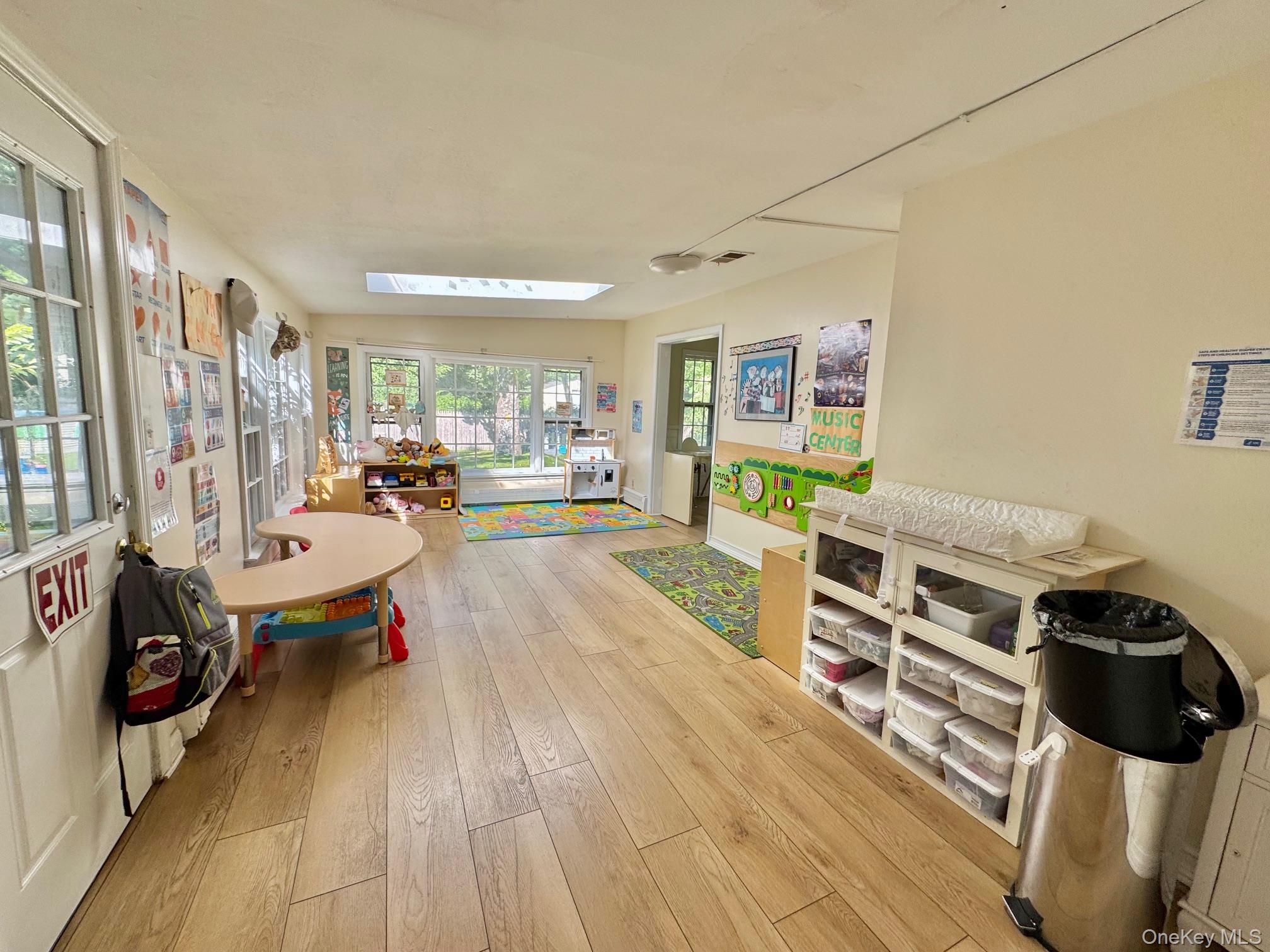 #7 photo, 329 Deer Park Road, サフォーク郡 Dix Hills , NY 11746