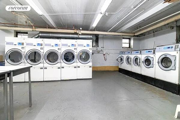 #12 photo, 1610 Ave P, ブルックリン区 Midwood , NY 11229