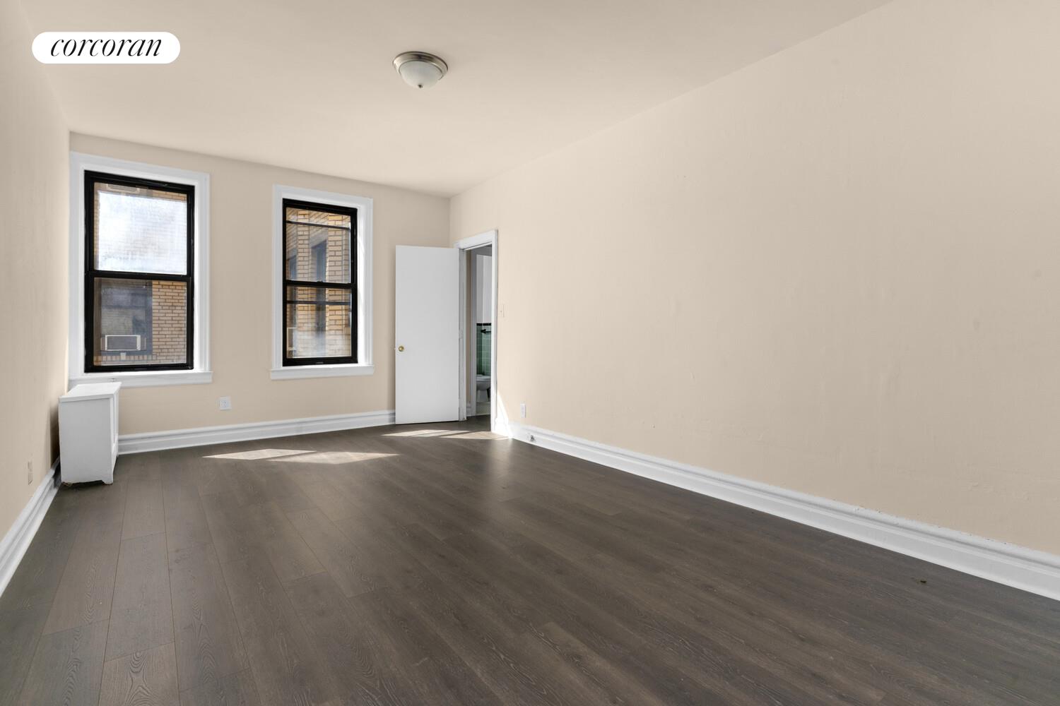 #8 photo, 1610 Ave P, ブルックリン区 Midwood , NY 11229