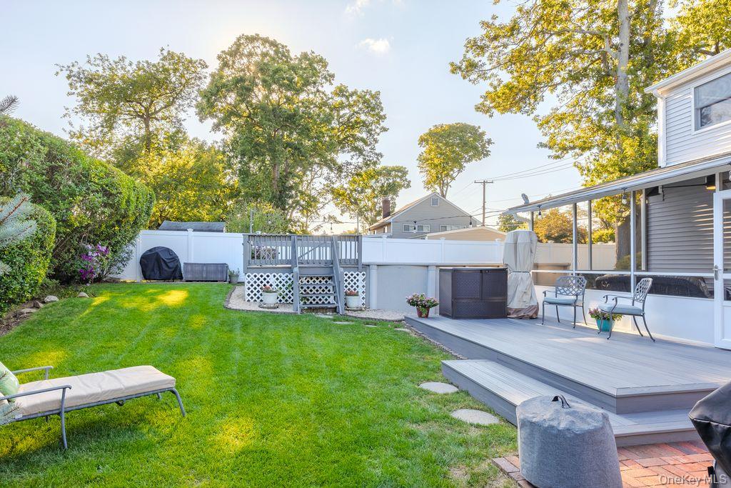 #4 photo, 37 Newark Street, サフォーク郡 Lindenhurst , NY 11757