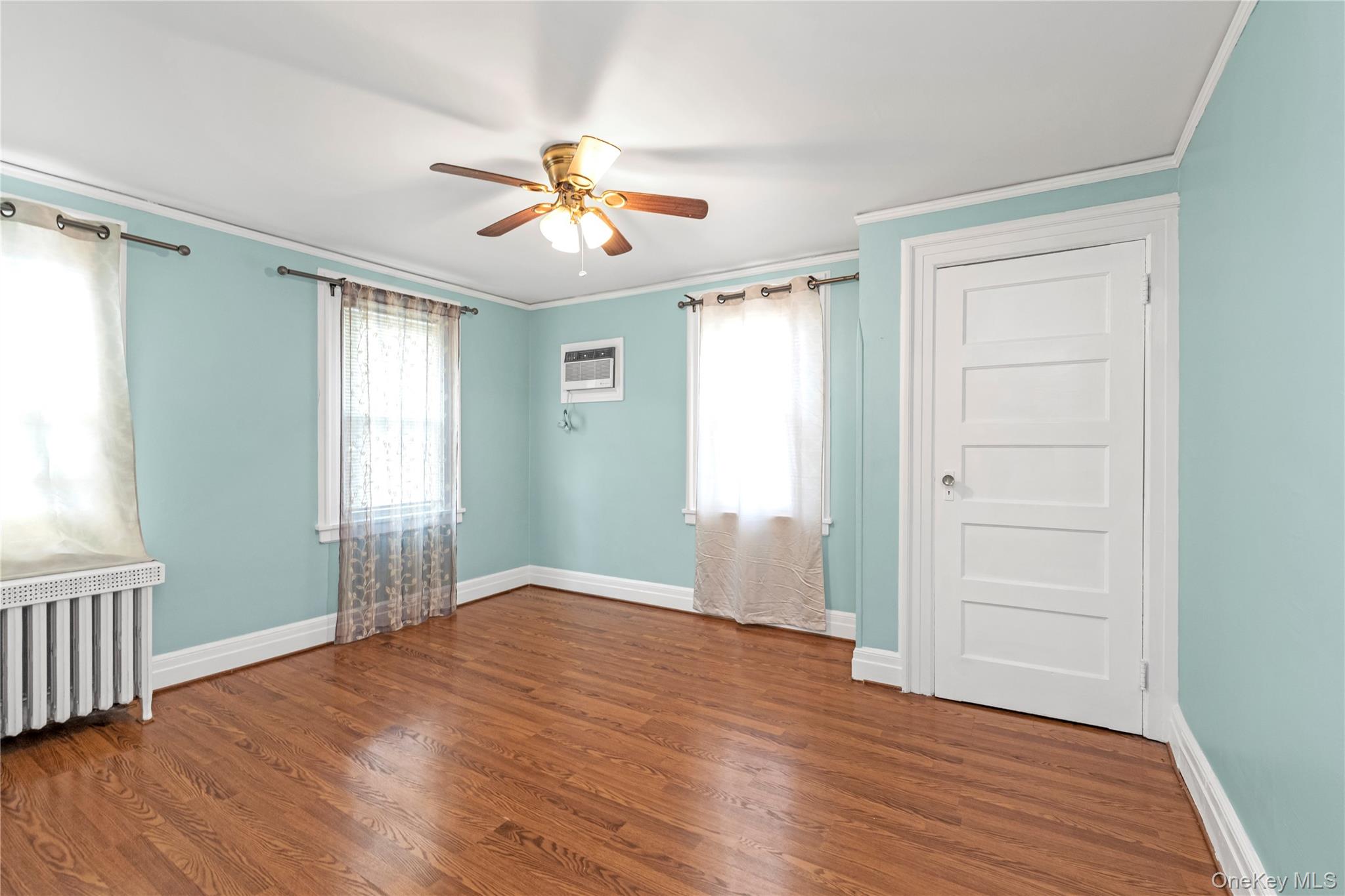 #11 photo, 24 Walnut Street, ナッソー郡 Westbury , NY 11590