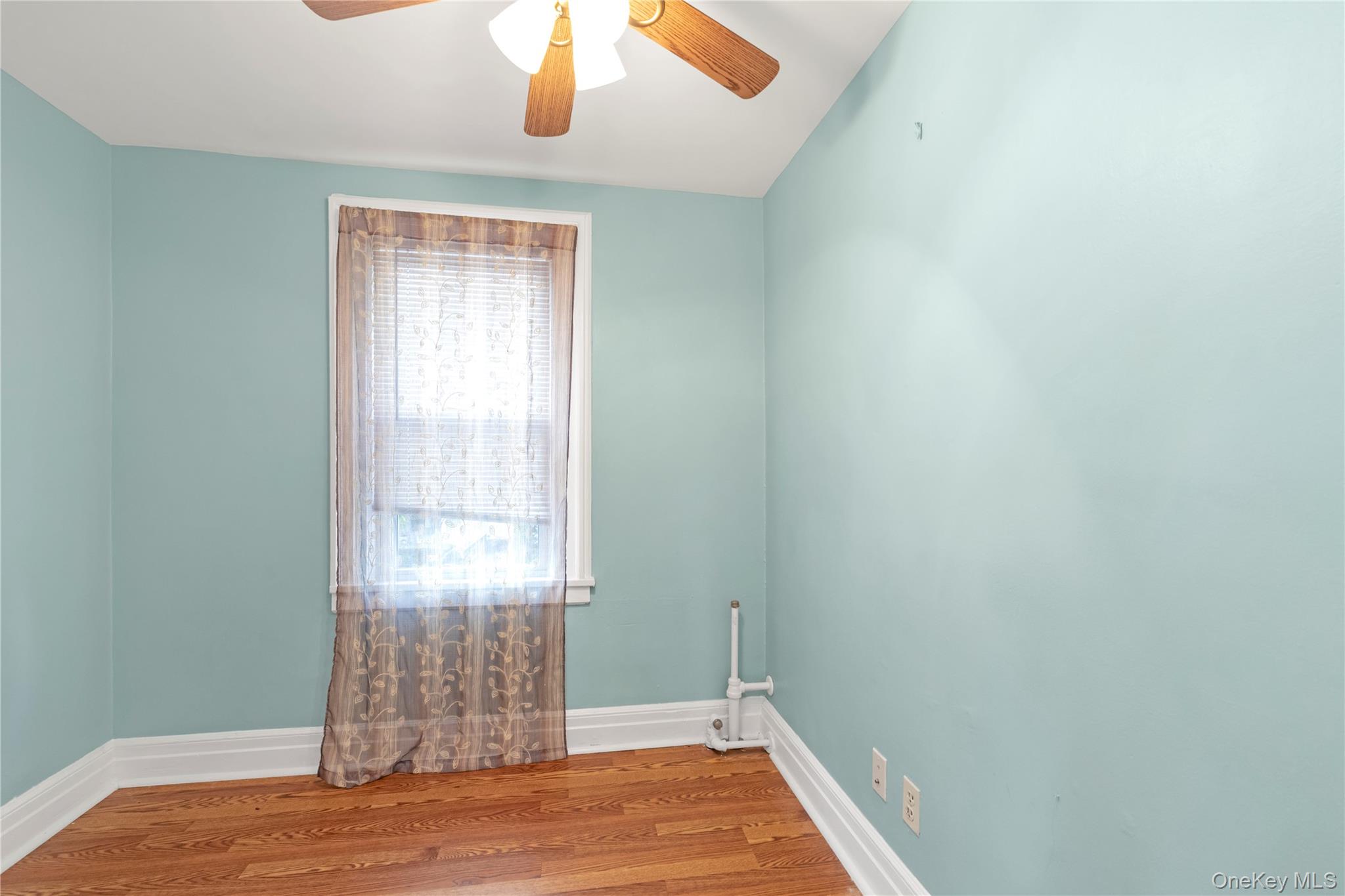 #12 photo, 24 Walnut Street, ナッソー郡 Westbury , NY 11590