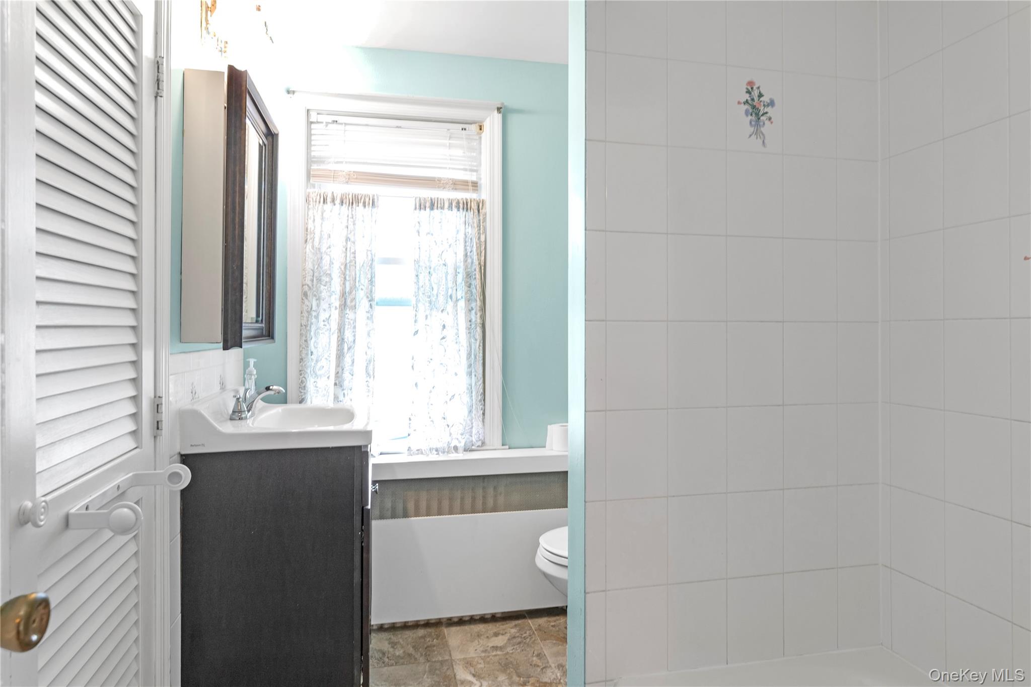 #13 photo, 24 Walnut Street, ナッソー郡 Westbury , NY 11590