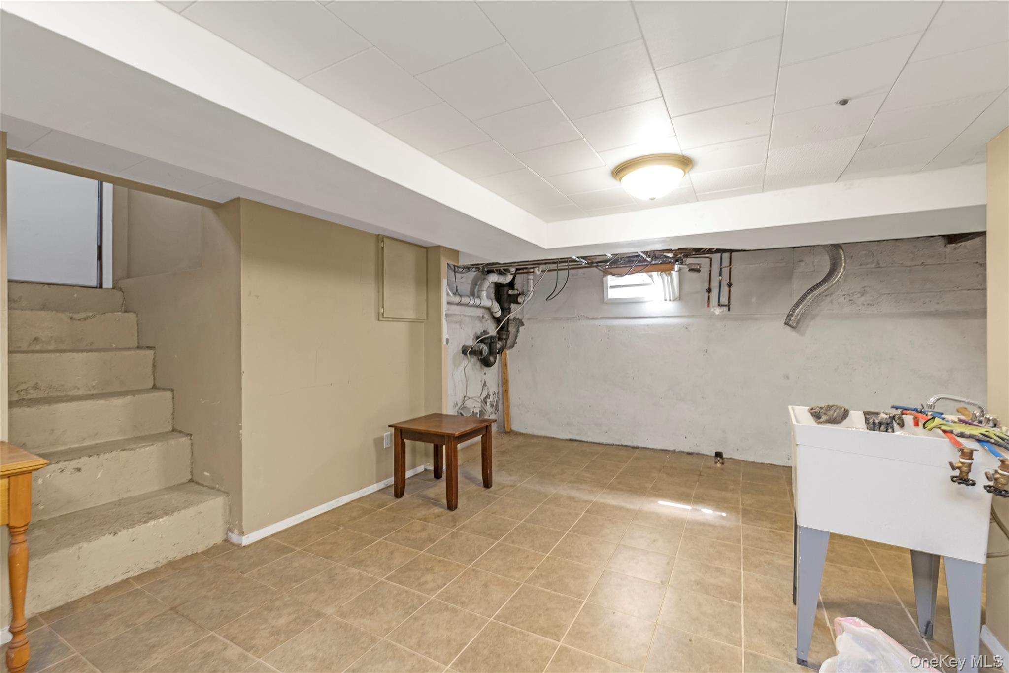 #16 photo, 24 Walnut Street, ナッソー郡 Westbury , NY 11590