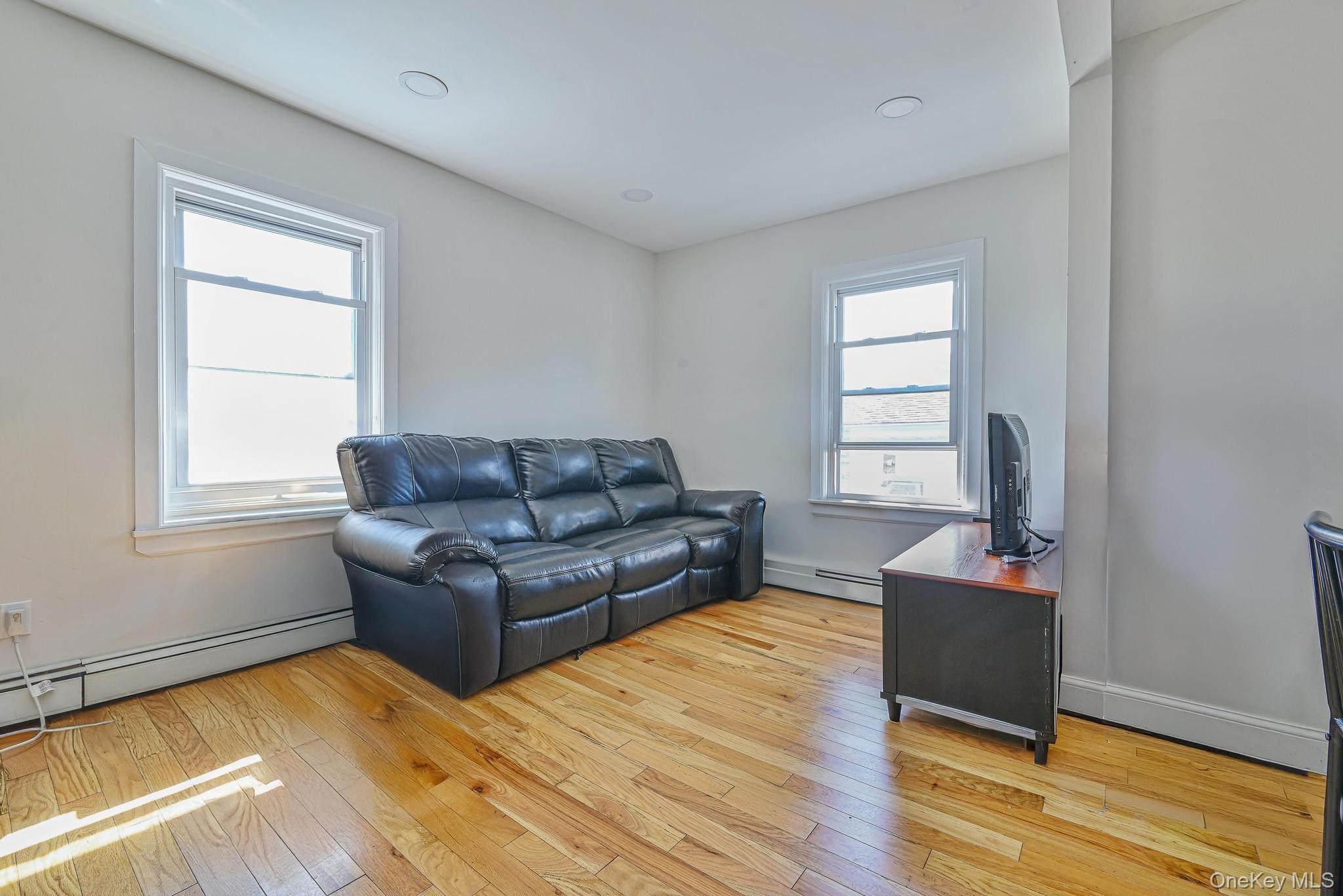 #14 photo, 19 Parma Road, ナッソー郡 Island Park , NY 11558