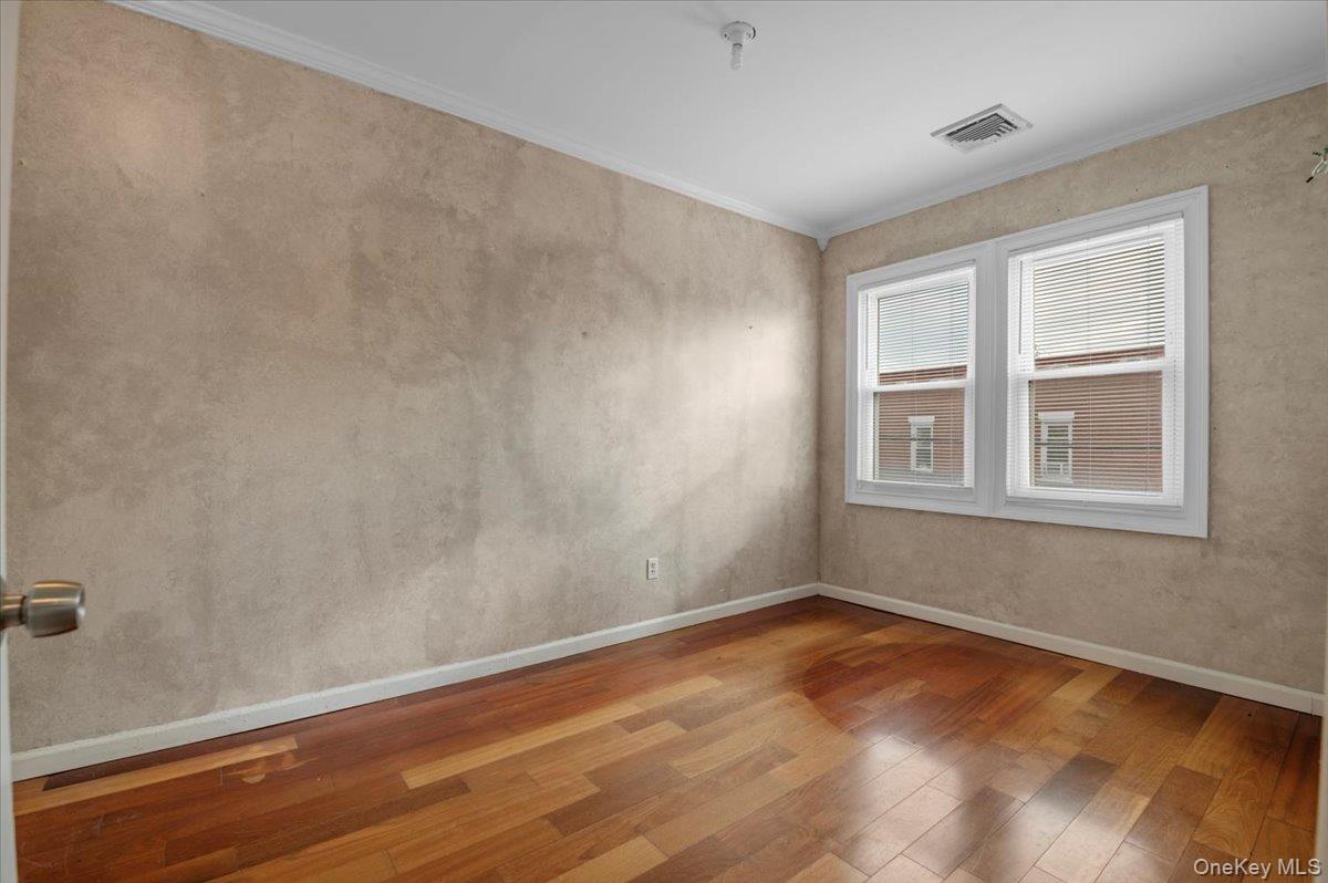 #20 photo, 281 Broadway, Bethpage , NY 11714