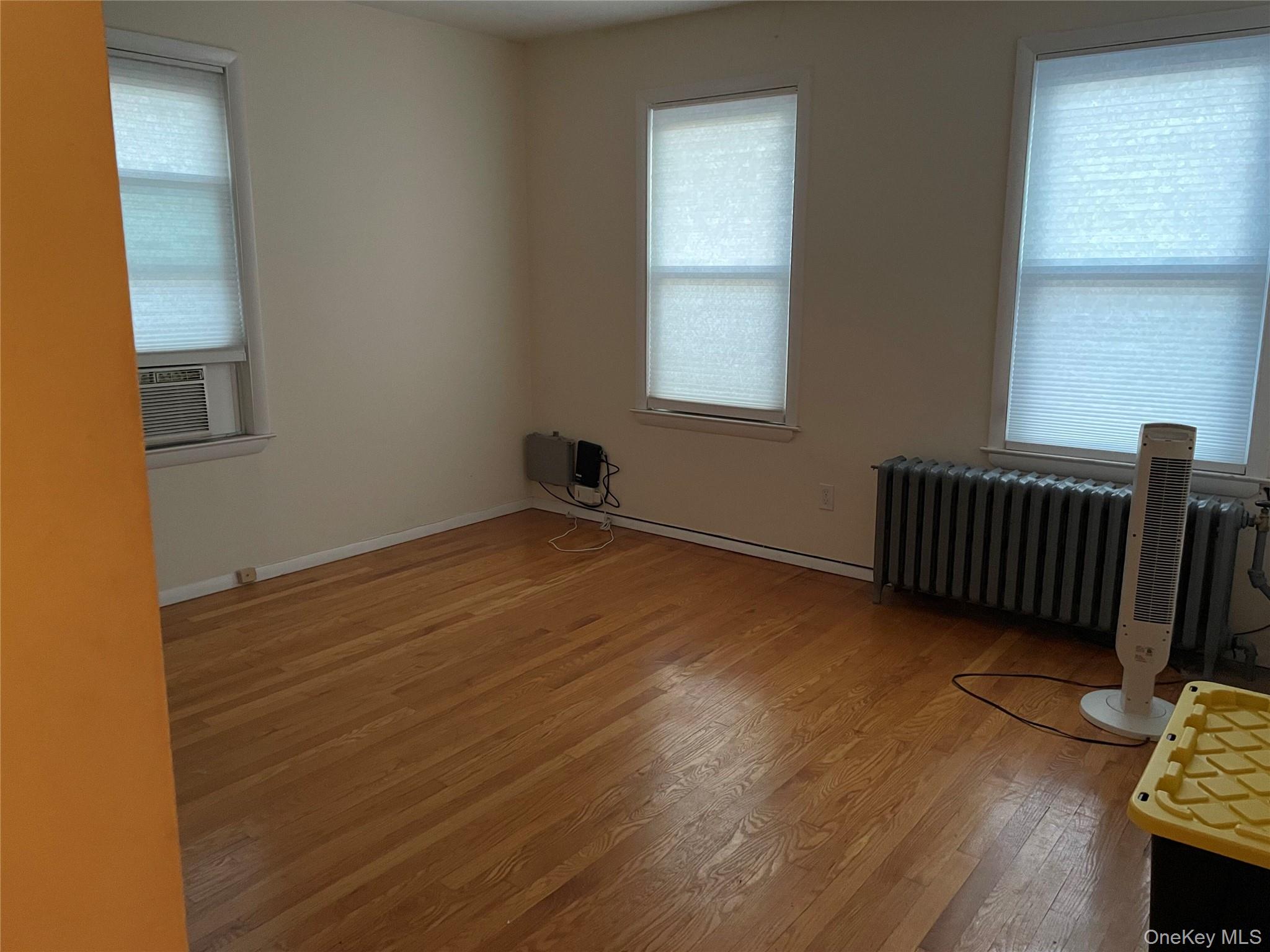 #2 photo, 7 N Maryland Avenue, ナッソー郡 Port Washington , NY 11050