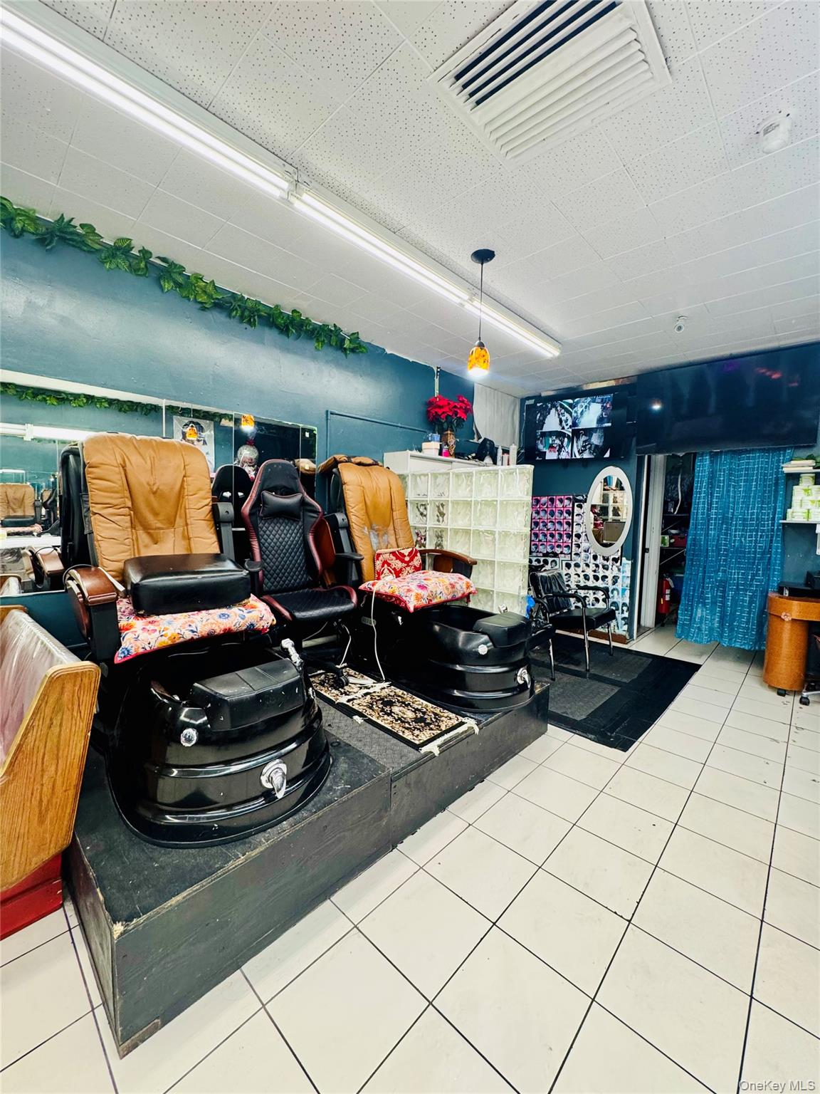 #2 photo, 10 W Columbia, ナッソー郡 Hempstead , NY 11550