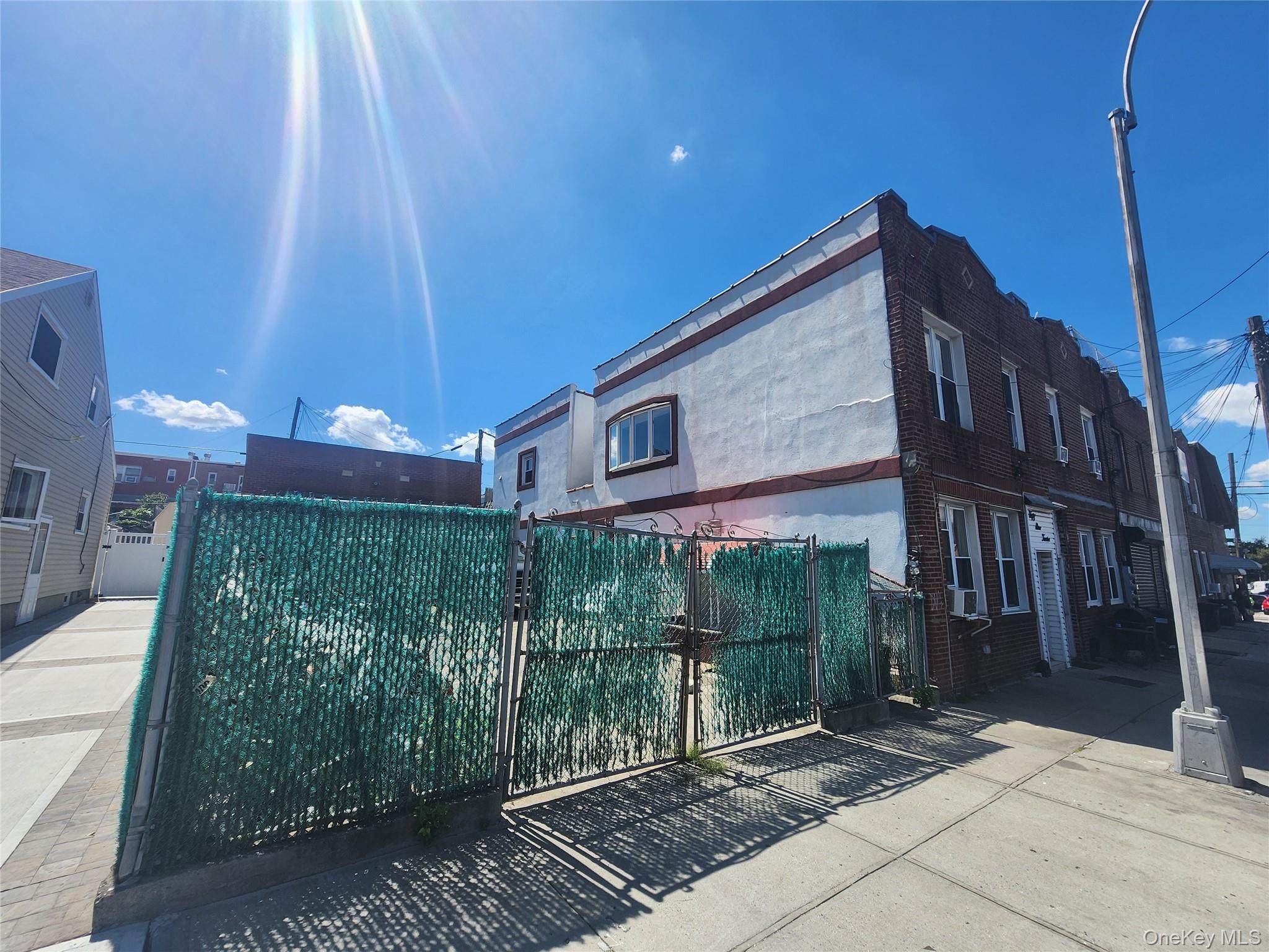 #2 photo, 5912 58th Road, クイーンズ区 Maspeth , NY 11378
