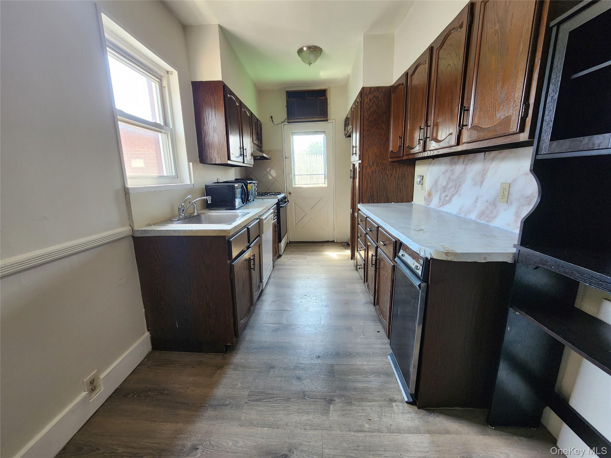 #6 photo, 5912 58th Road, クイーンズ区 Maspeth , NY 11378