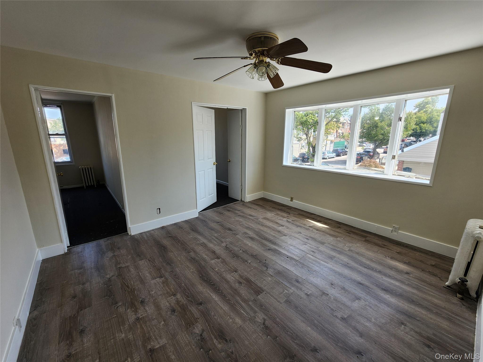 #9 photo, 5912 58th Road, クイーンズ区 Maspeth , NY 11378