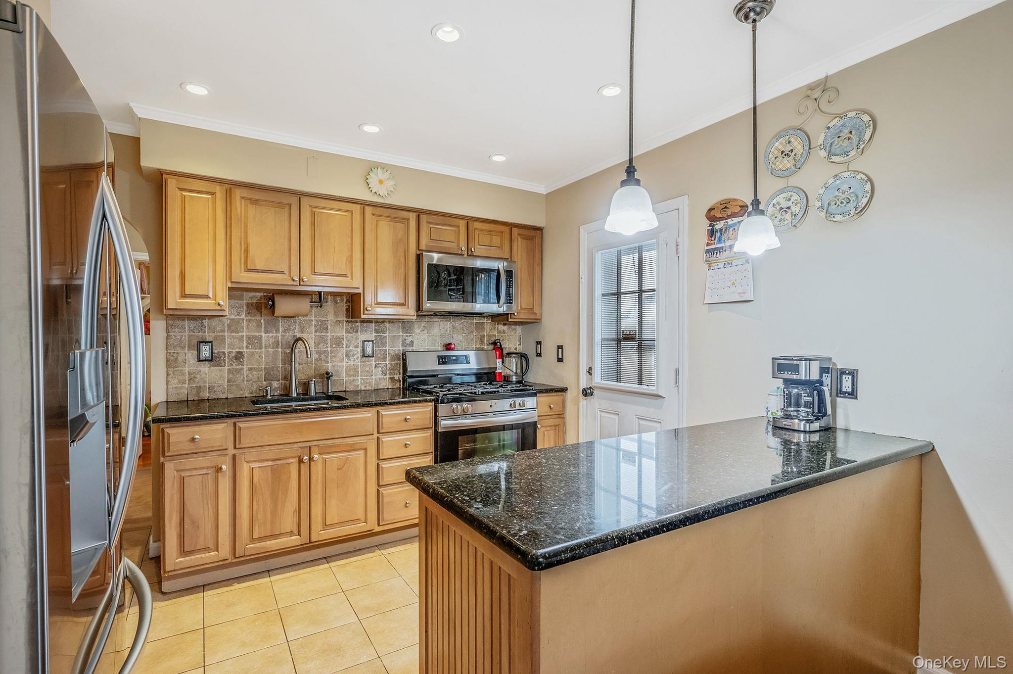 #10 photo, 58 N ROCKAWAY Avenue, ナッソー郡 Lynbrook , NY 11563